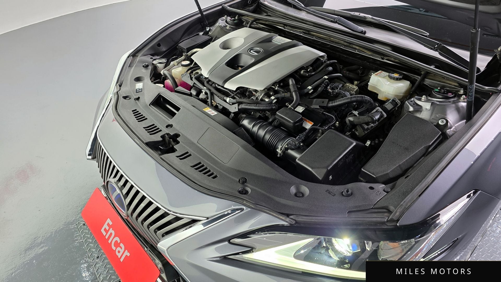 Лексус ES300h 2019 — миниатюра 6