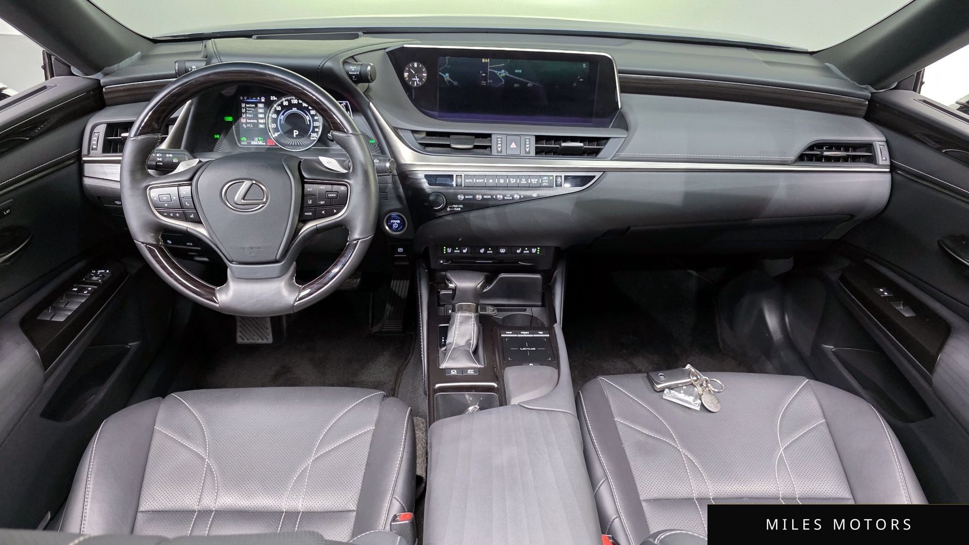 Лексус ES300h 2019 — миниатюра 10