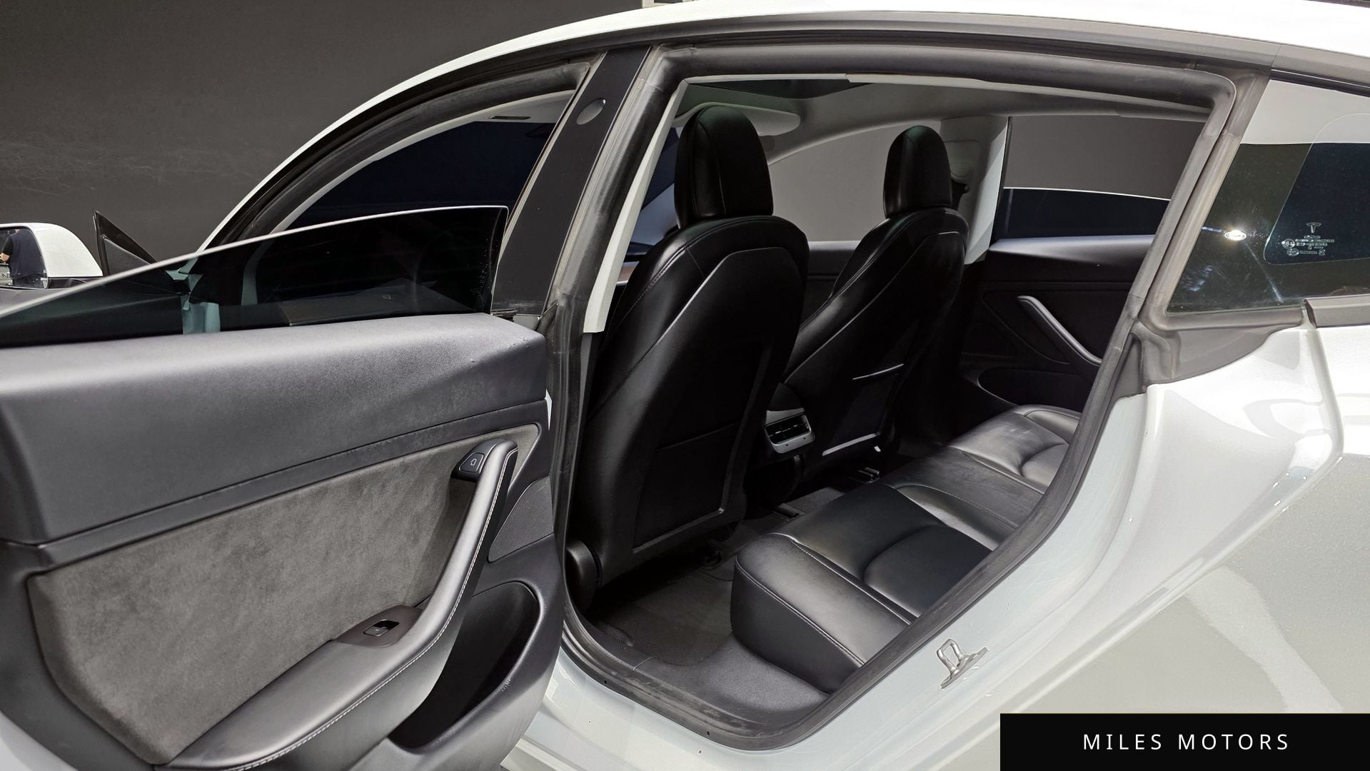 Tesla Model 3 2021 — миниатюра 11