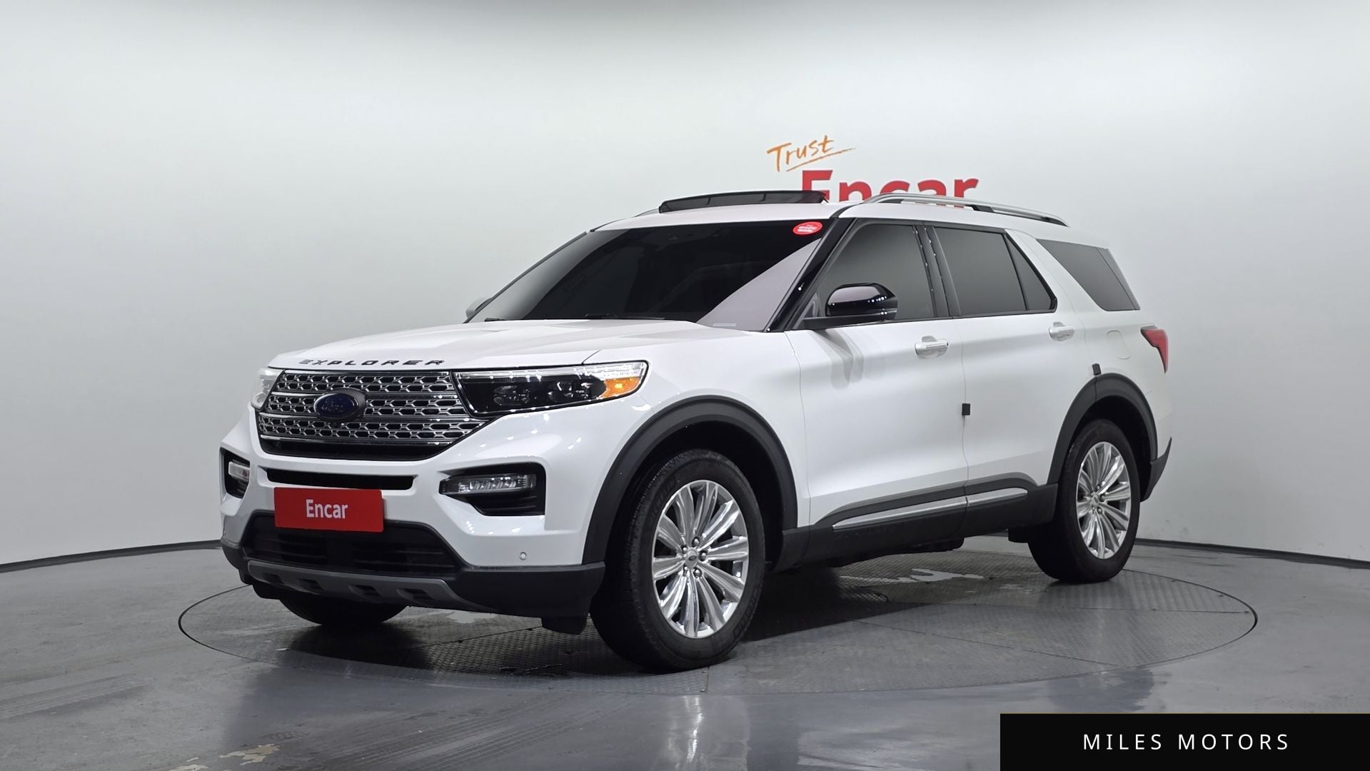 Ford Explorer 2021 — фото 1 из 12