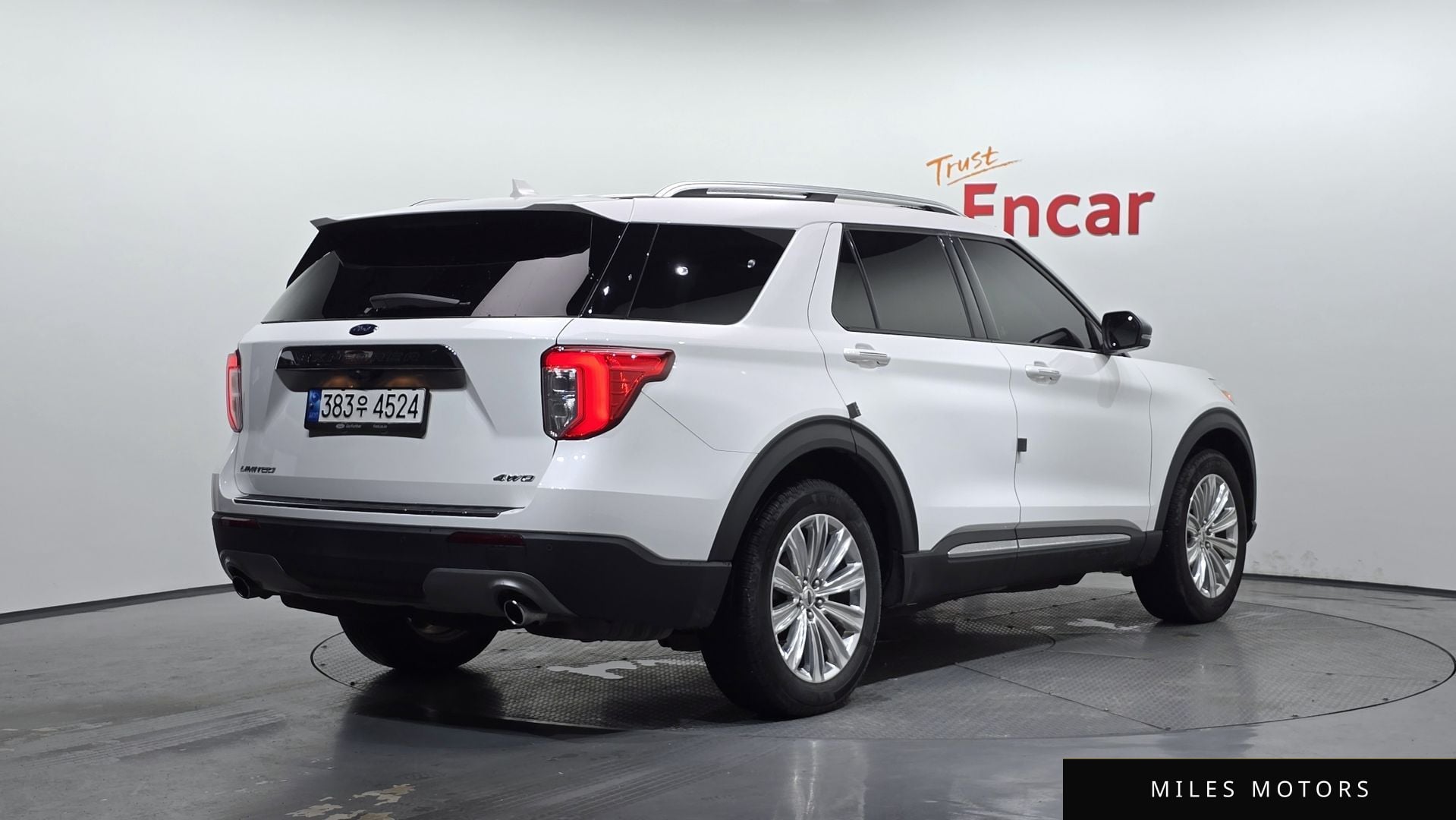 Ford Explorer 2021 — миниатюра 2