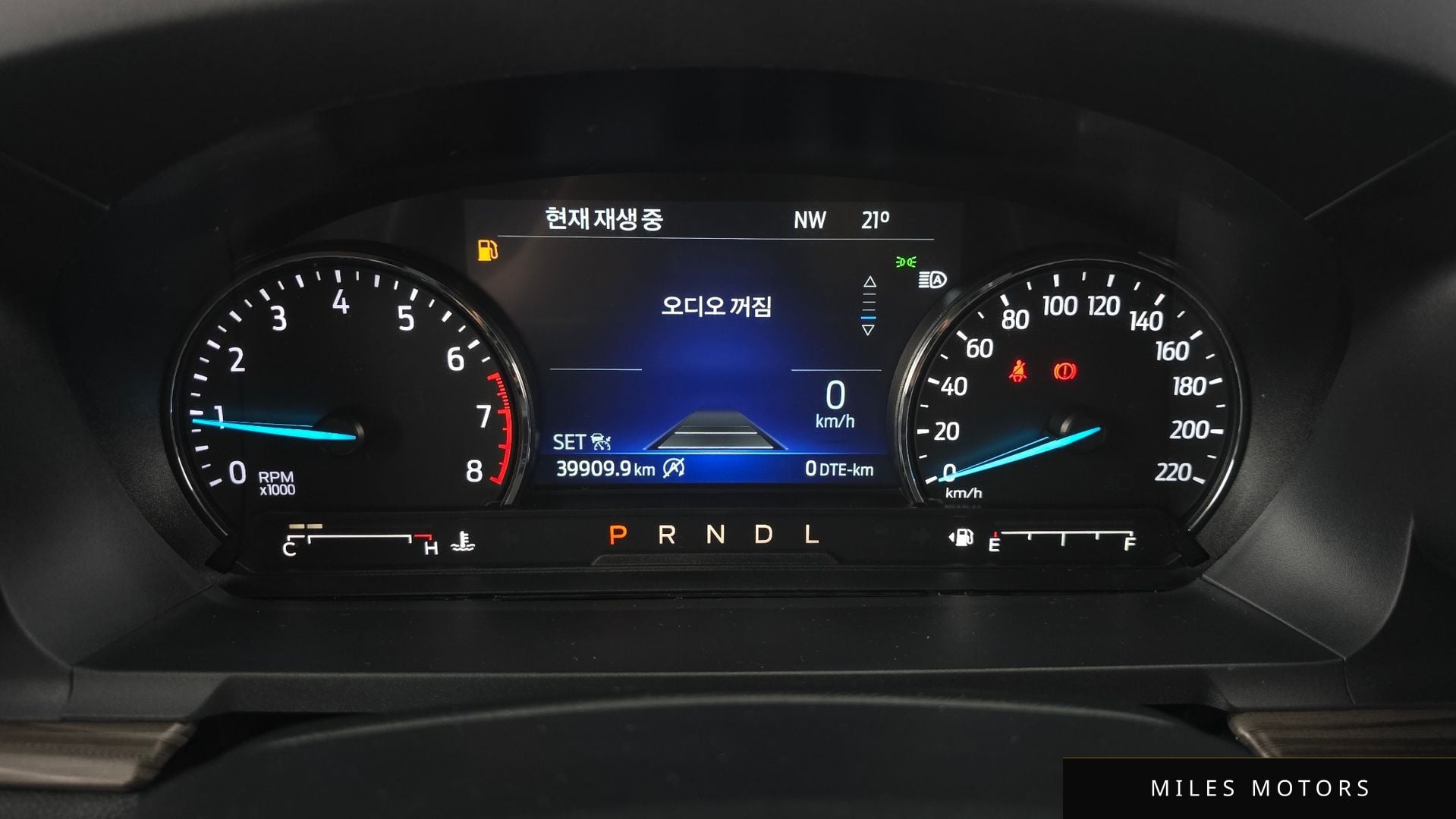 Ford Explorer 2021 — миниатюра 11
