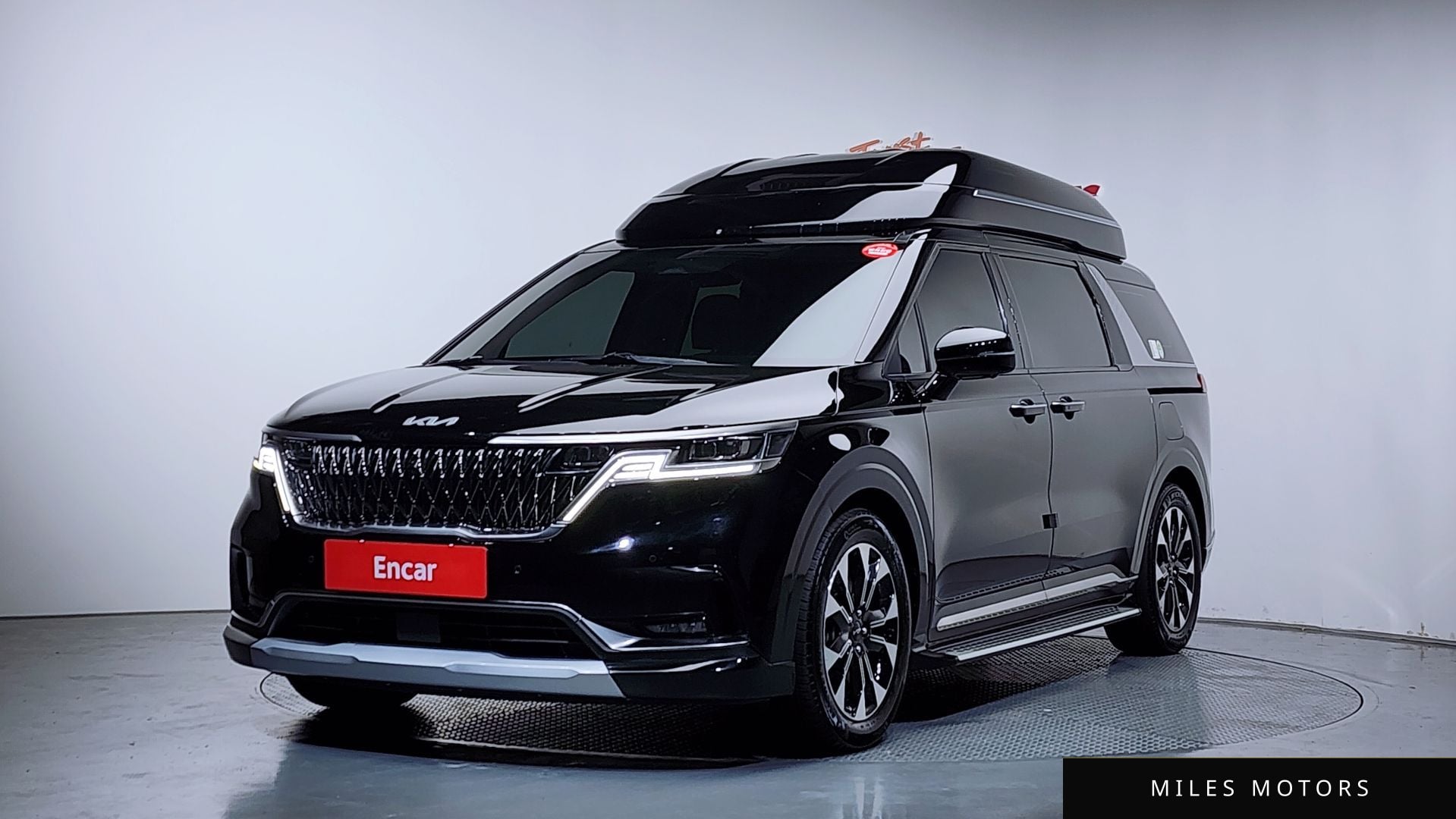 Kia Carnival 2022 — фото 1 из 12