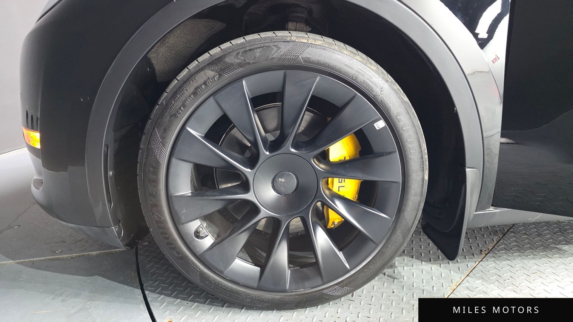 Tesla Model Y 2022 — миниатюра 5