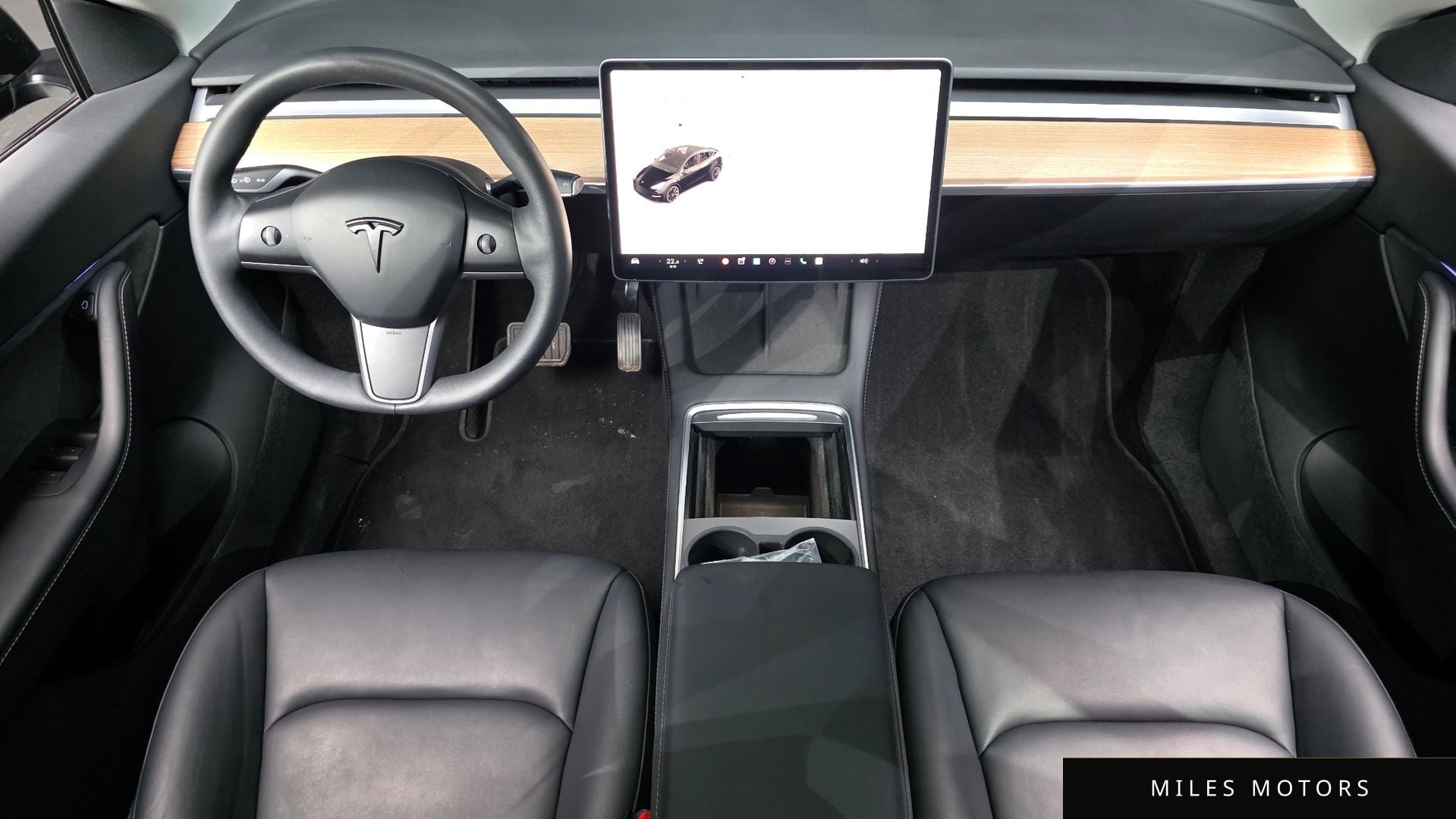 Tesla Model Y 2022 — миниатюра 10