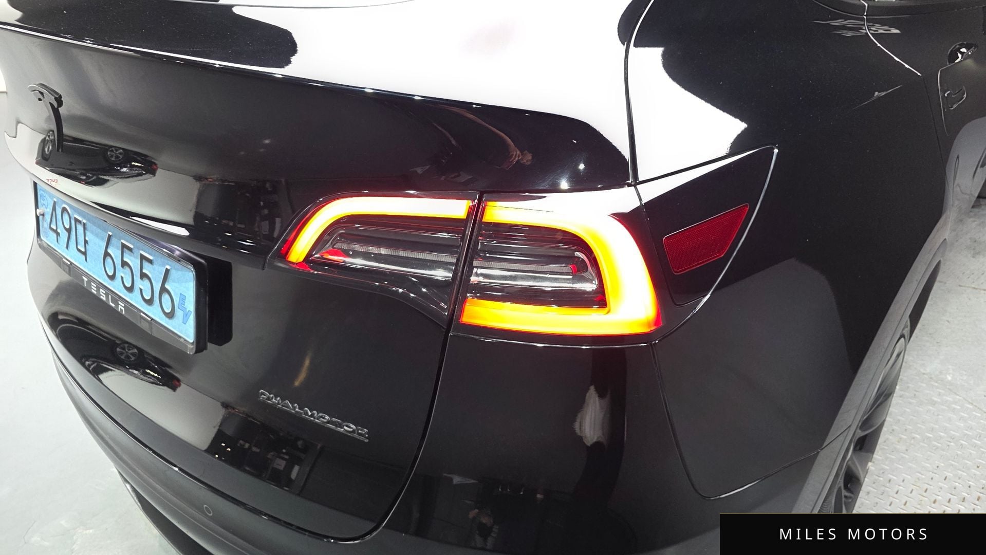Tesla Model Y 2022 — миниатюра 9