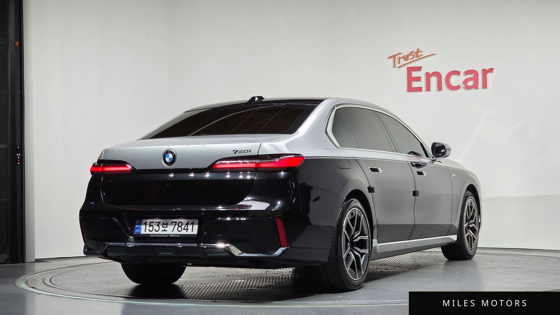 BMW 7 Series (G70) 2023 — миниатюра 2