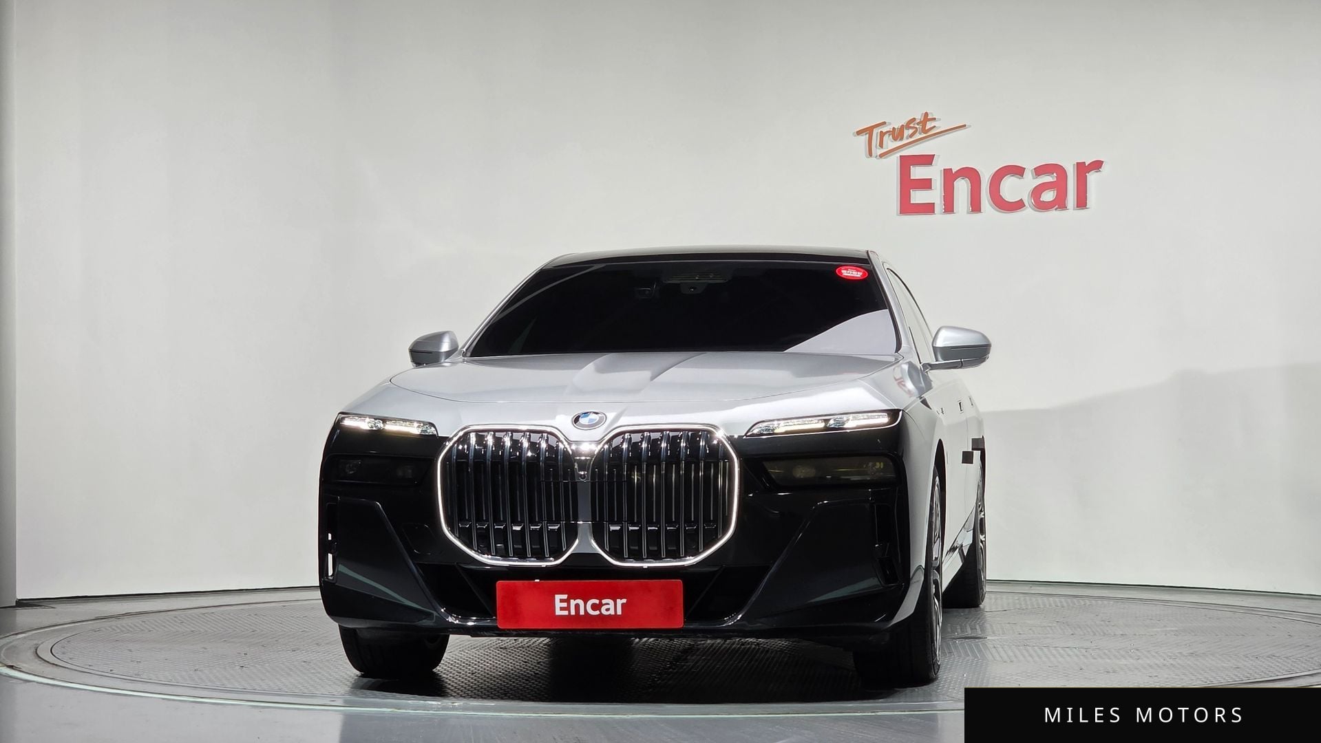 BMW 7 Series (G70) 2023 — миниатюра 3