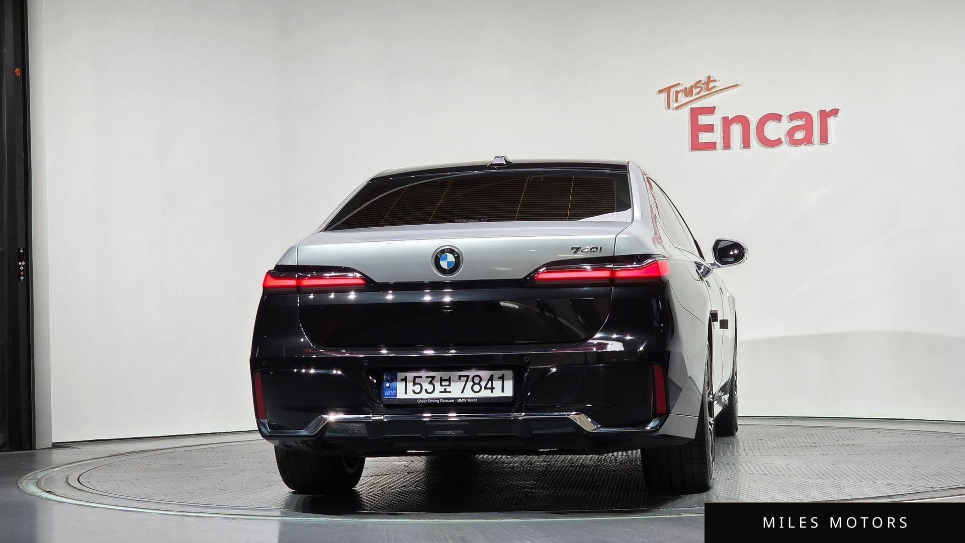 BMW 7 Series (G70) 2023 — миниатюра 4