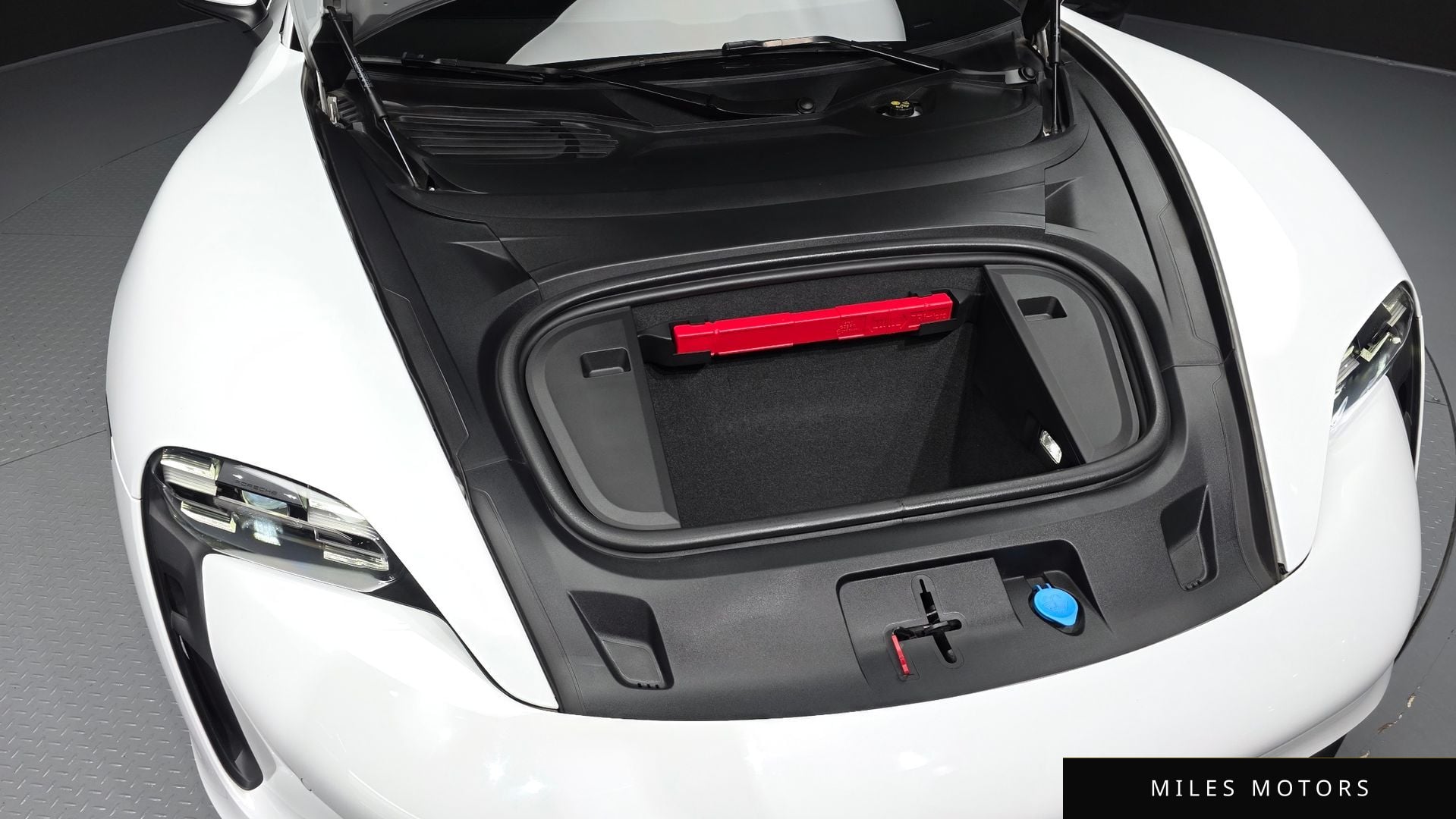 Porsche Taycan 2022 — миниатюра 6