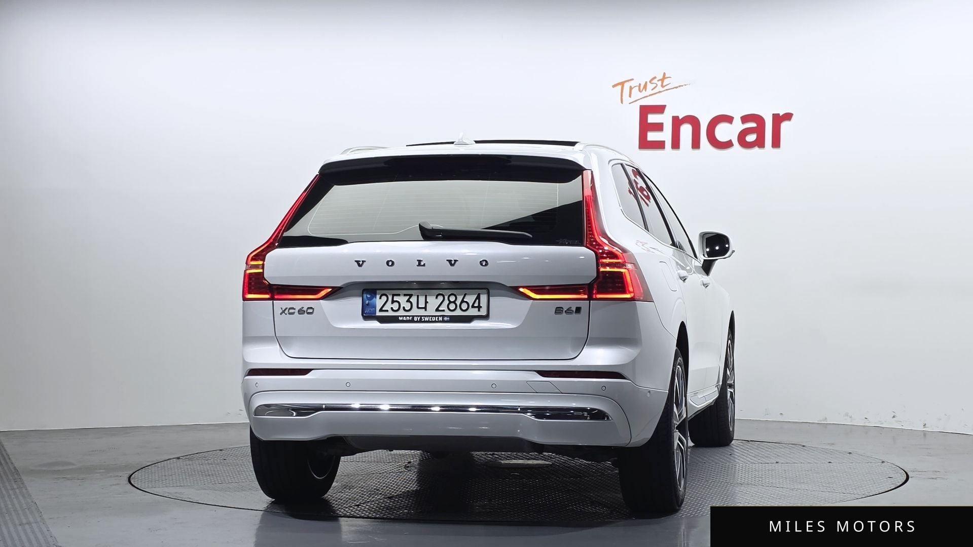 Volvo XC60 2022 — миниатюра 4
