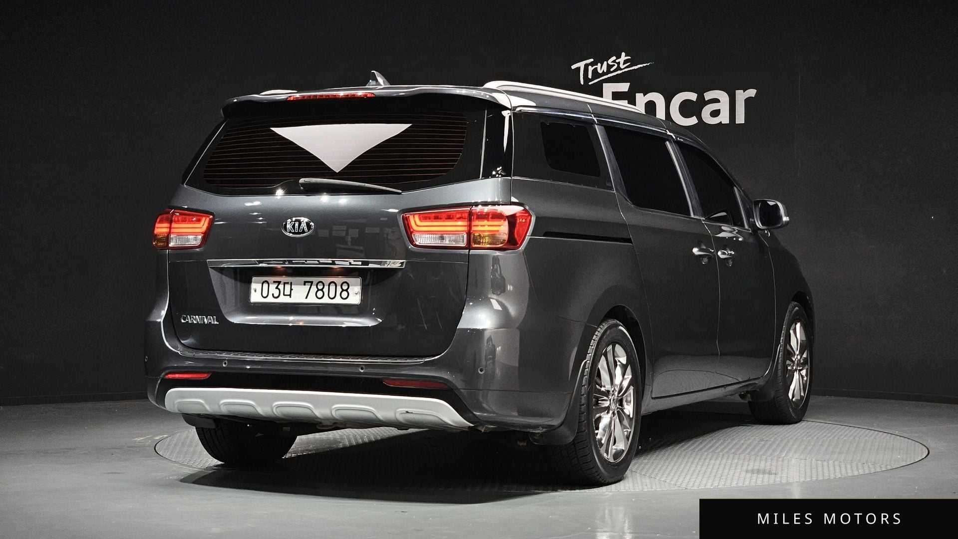 Kia Canival 2016 — миниатюра 2