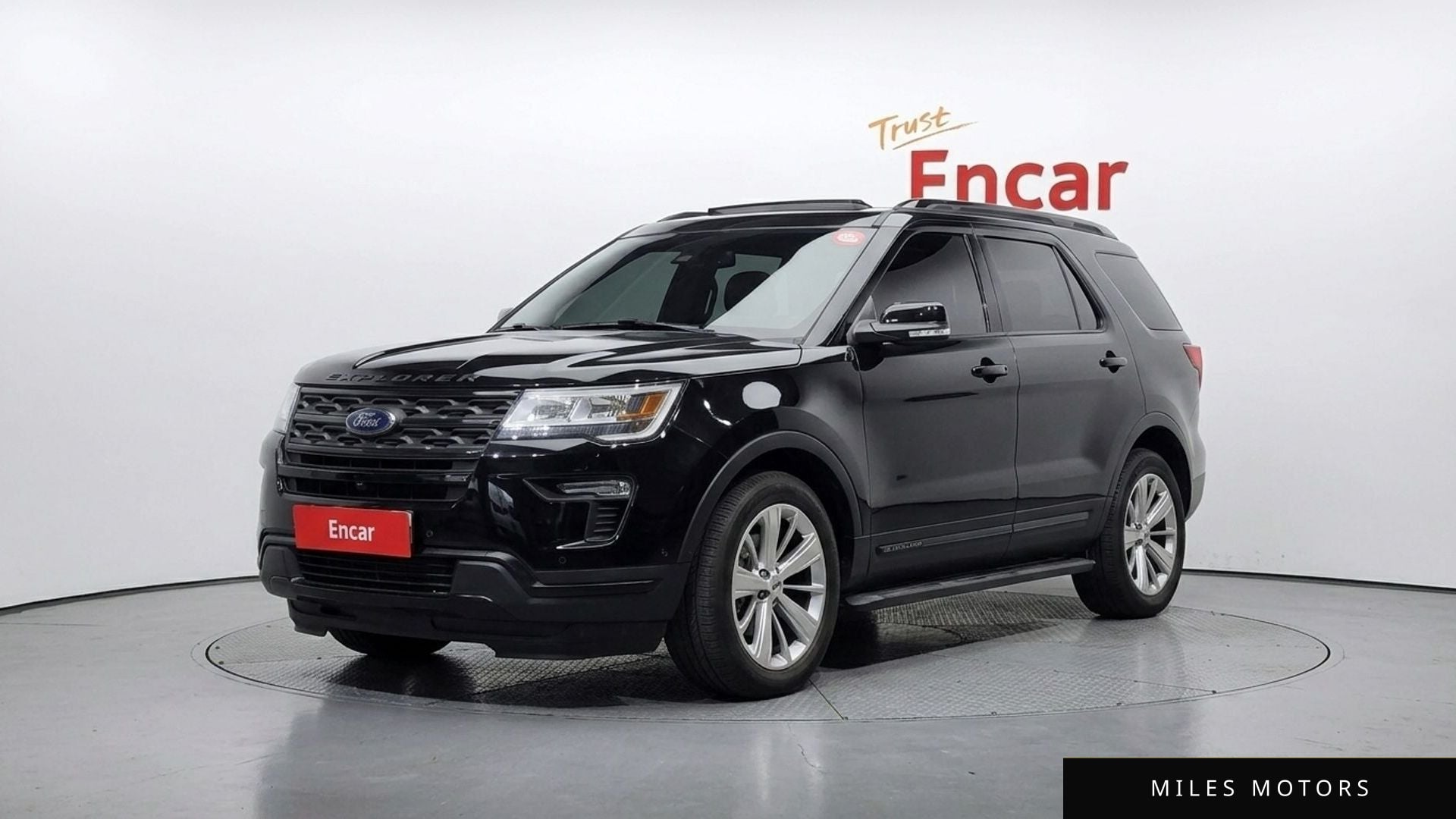 Ford Explorer 2018 — фото 1 из 12