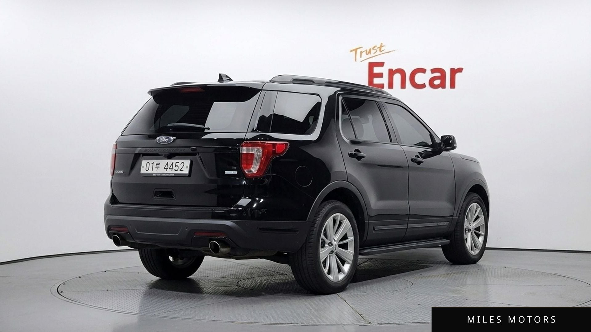 Ford Explorer 2018 — миниатюра 2