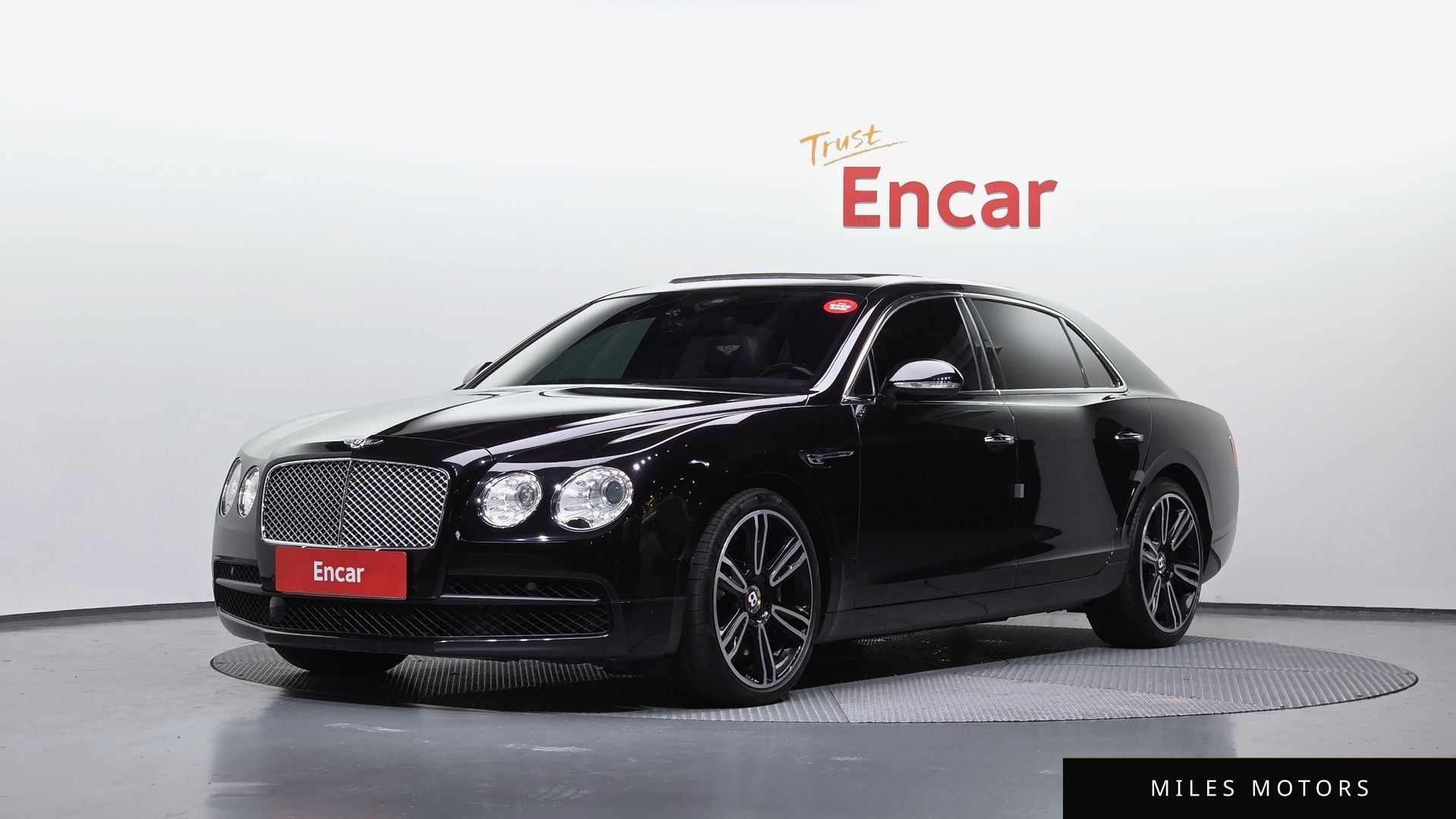 Bentley Flying Spur 2015 — фото 1 из 12