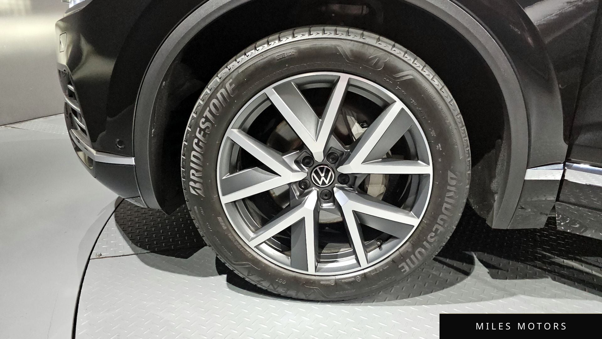Volkswagen Touareg 2023 — миниатюра 5