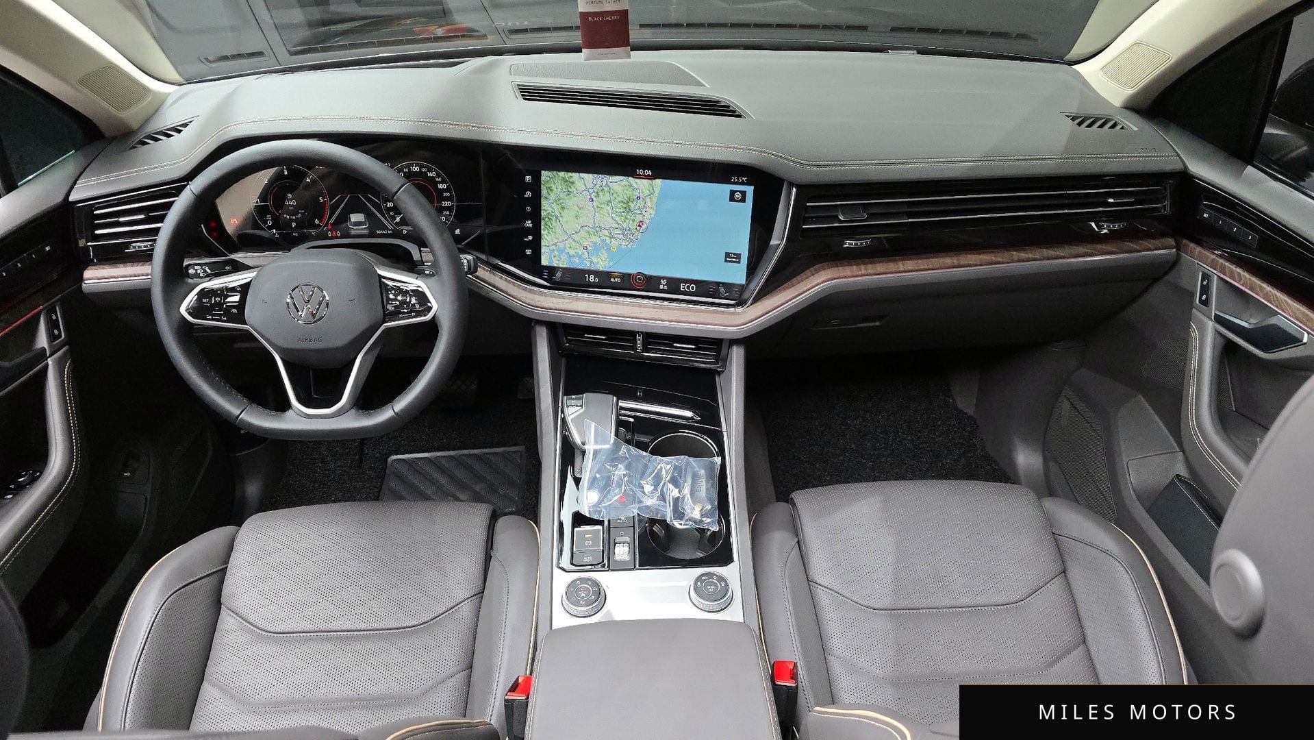 Volkswagen Touareg 2023 — миниатюра 10