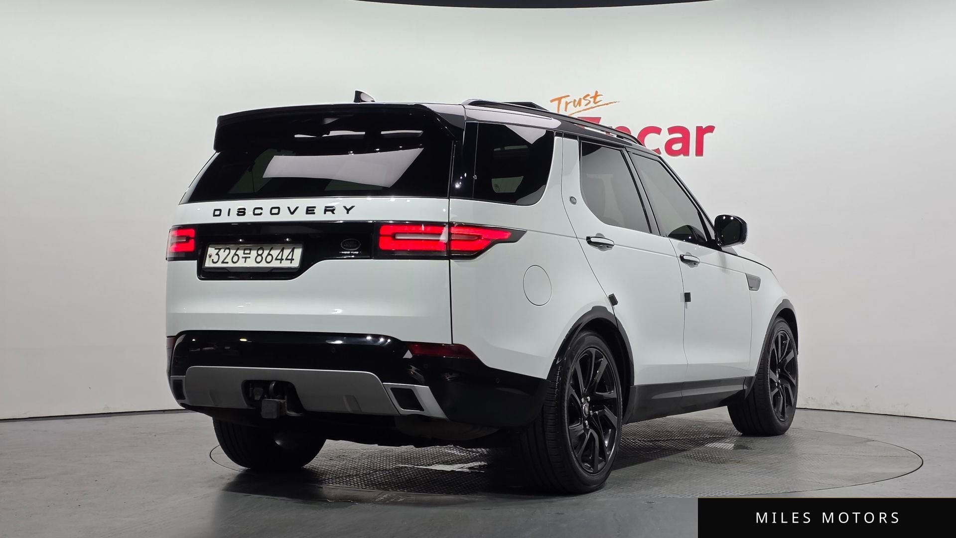 Land Rover Discovery 2017 — миниатюра 2