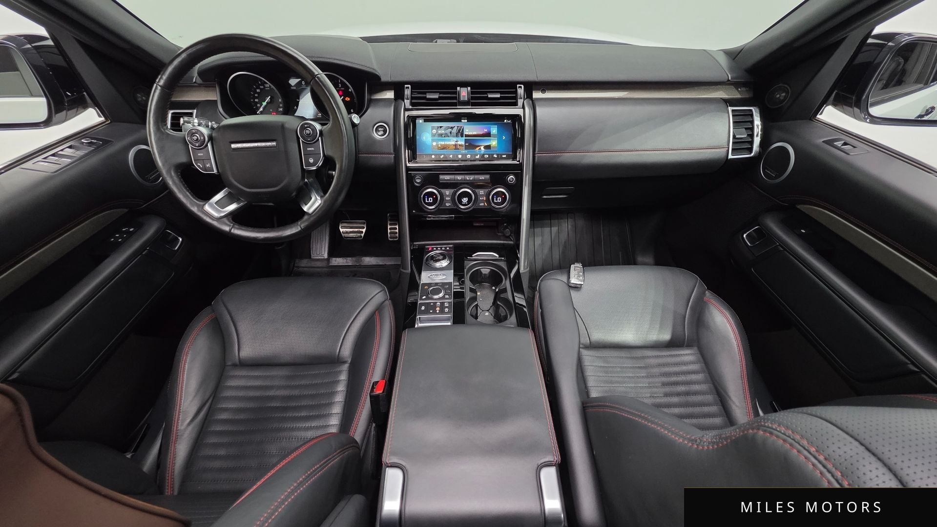 Land Rover Discovery 2017 — миниатюра 10