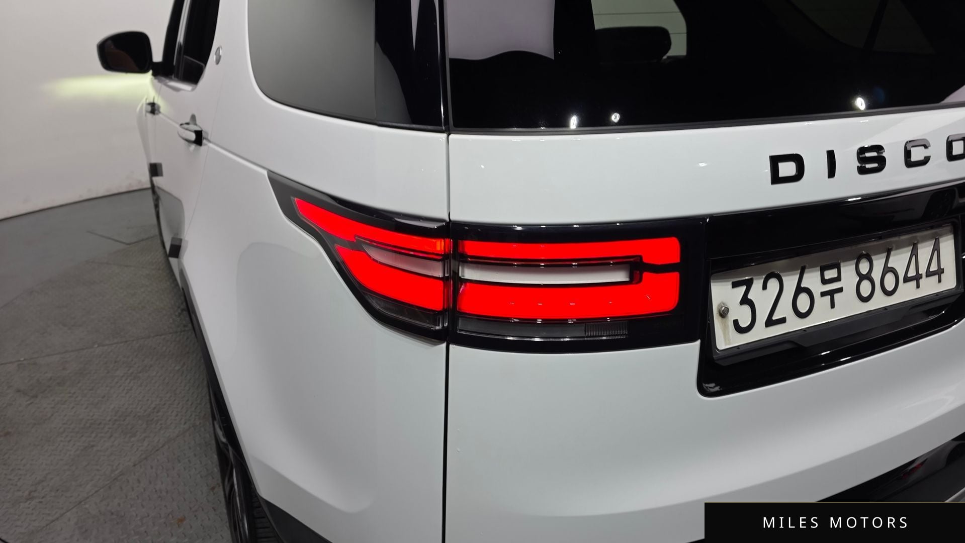 Land Rover Discovery 2017 — миниатюра 9
