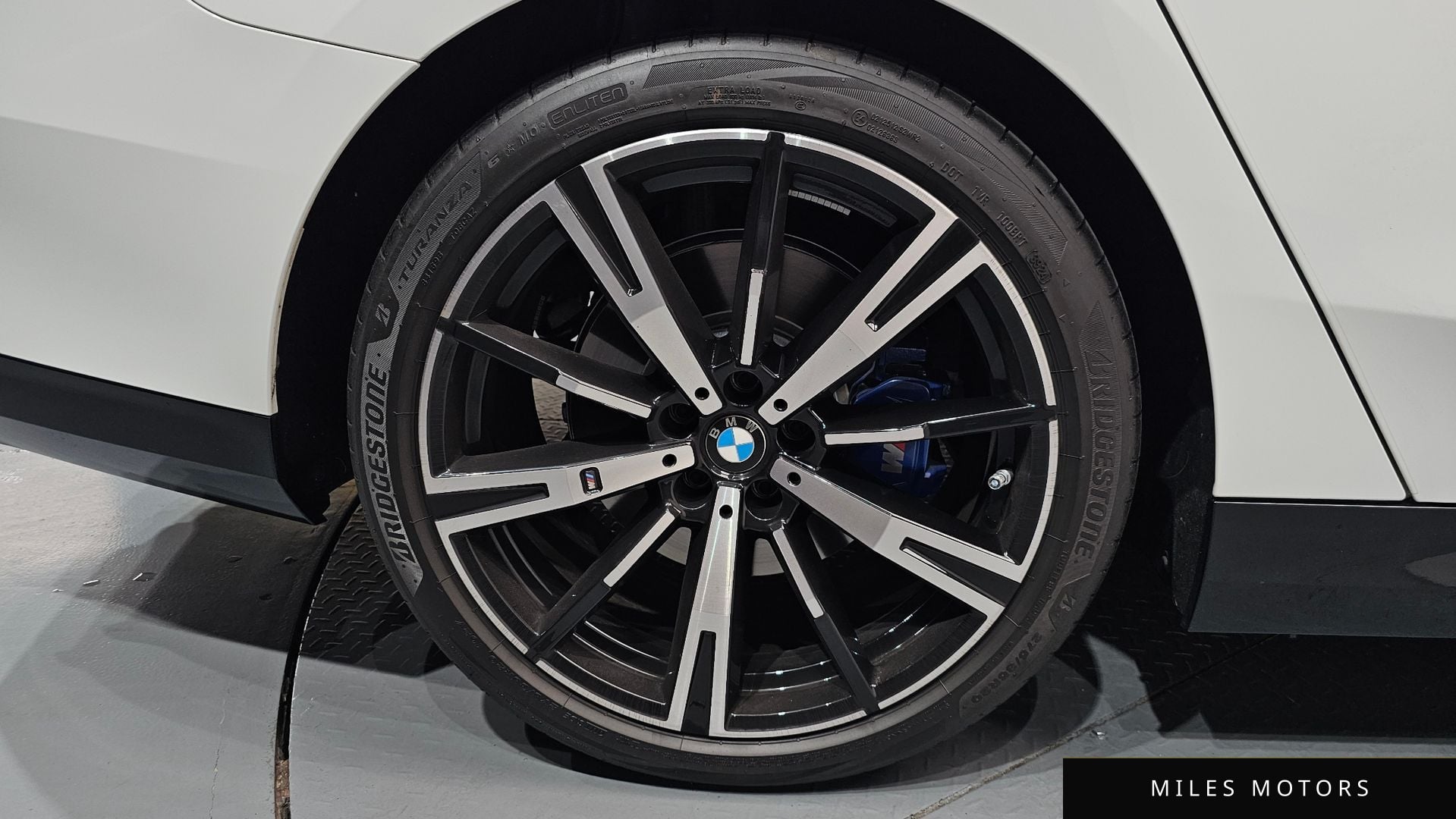 BMW 5 Series (G60) 2025 — миниатюра 4