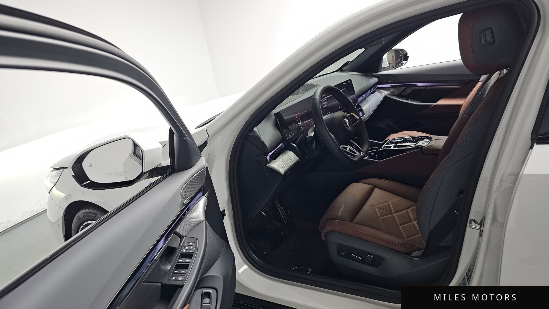 BMW 5 Series (G60) 2025 — миниатюра 12