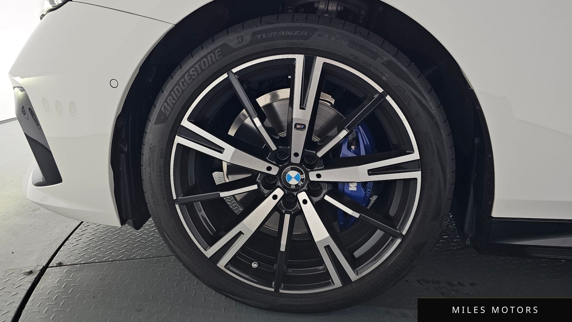 BMW 5 Series (G60) 2025 — миниатюра 6