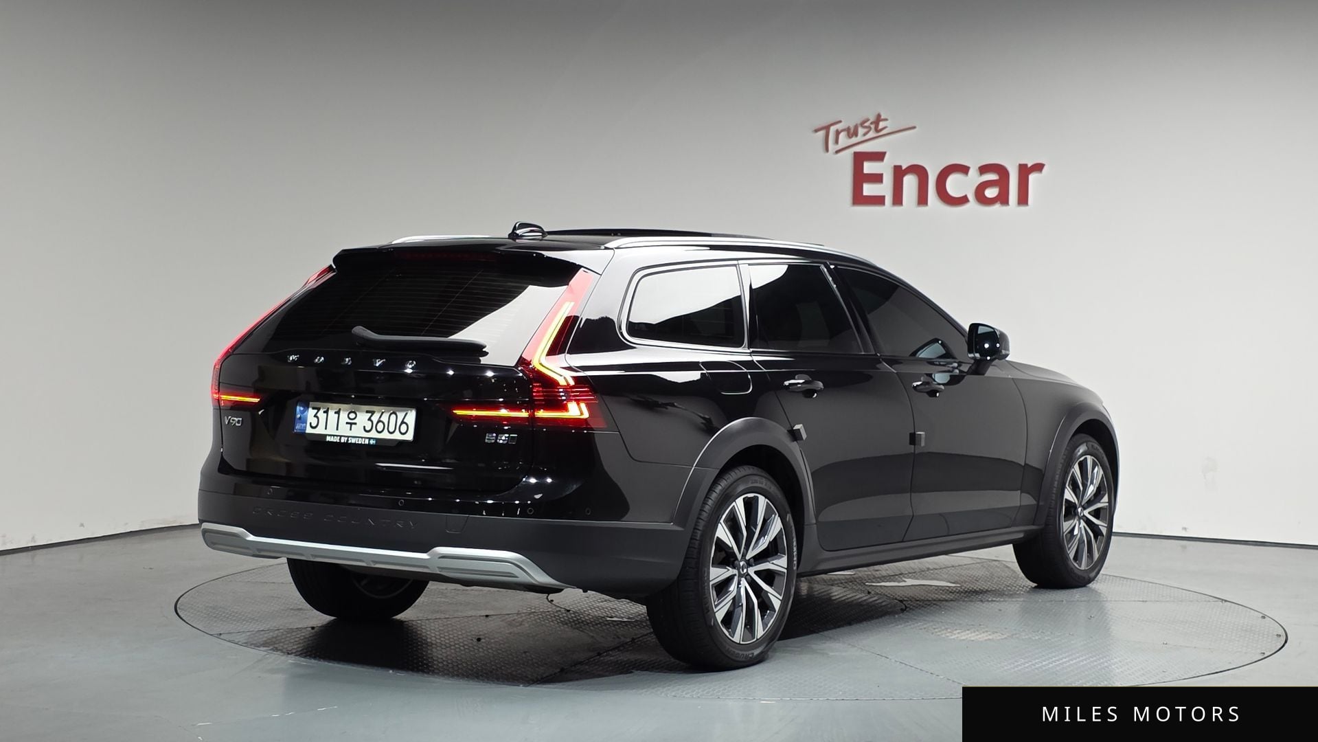 Volvo V90 2021 — фото 1 из 12