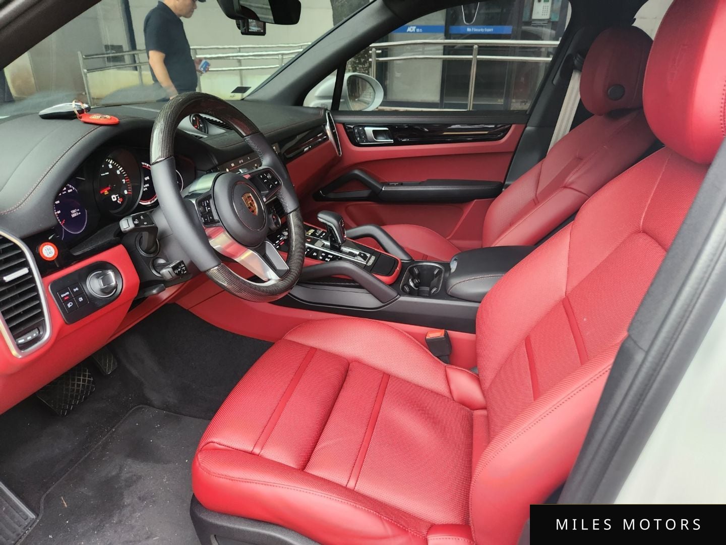 Porsche Cayenne 2023 — миниатюра 7
