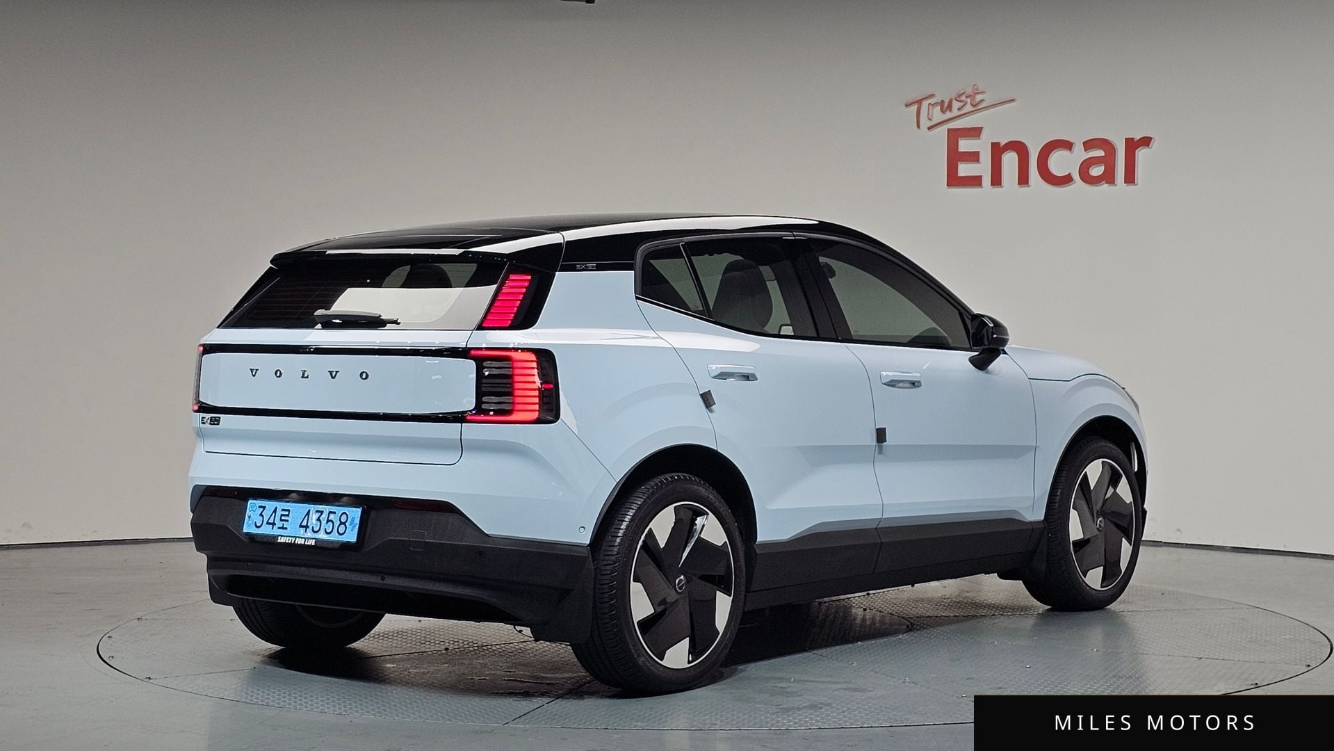 Volvo EX30 2025