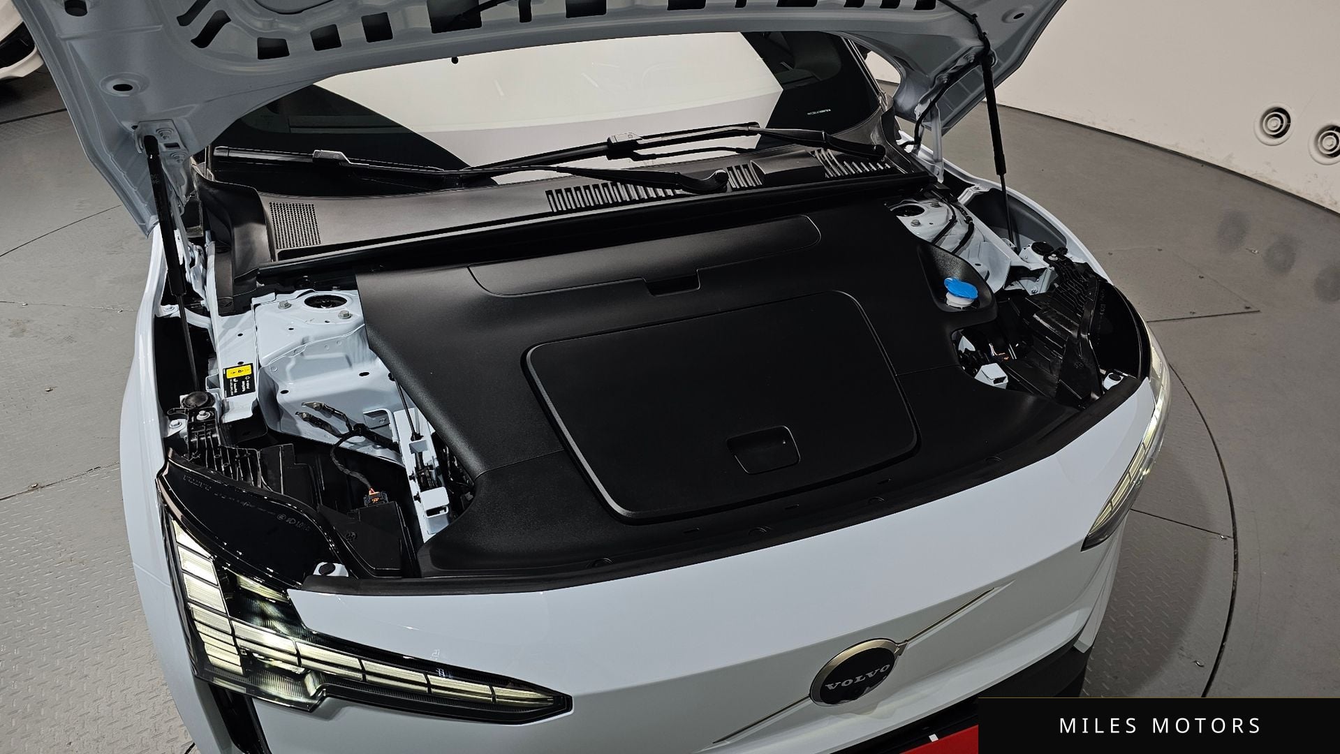 Volvo EX30 2025 — миниатюра 5