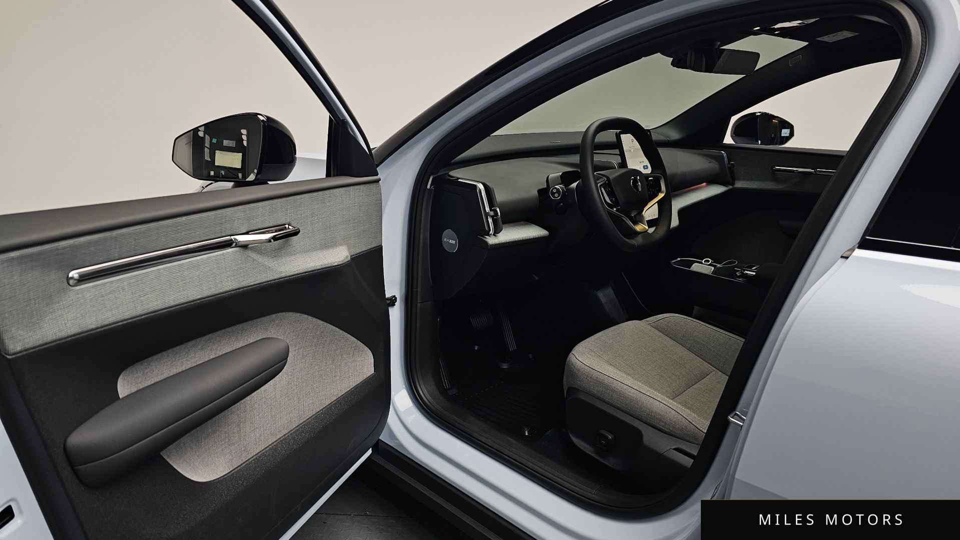 Volvo EX30 2025 — миниатюра 12