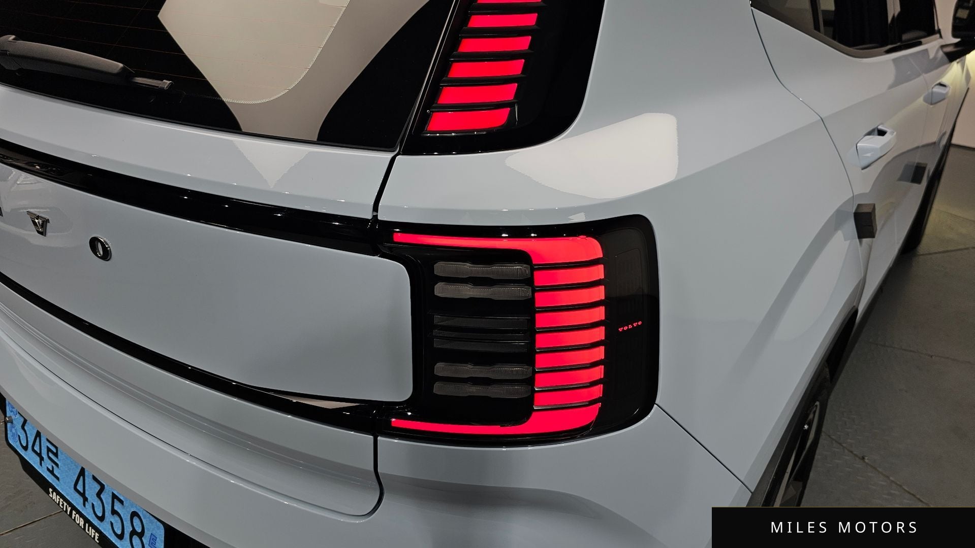 Volvo EX30 2025 — миниатюра 8