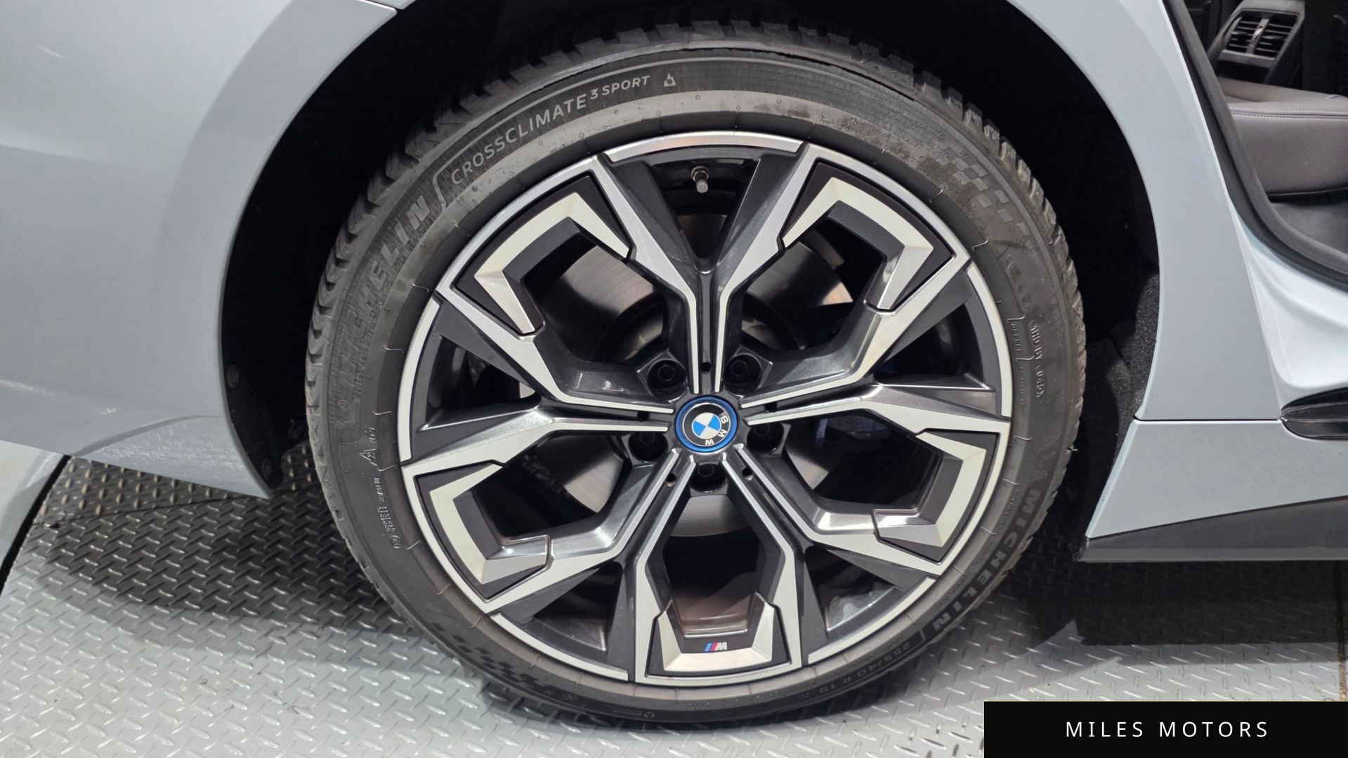 BMW i4 2022 — миниатюра 5