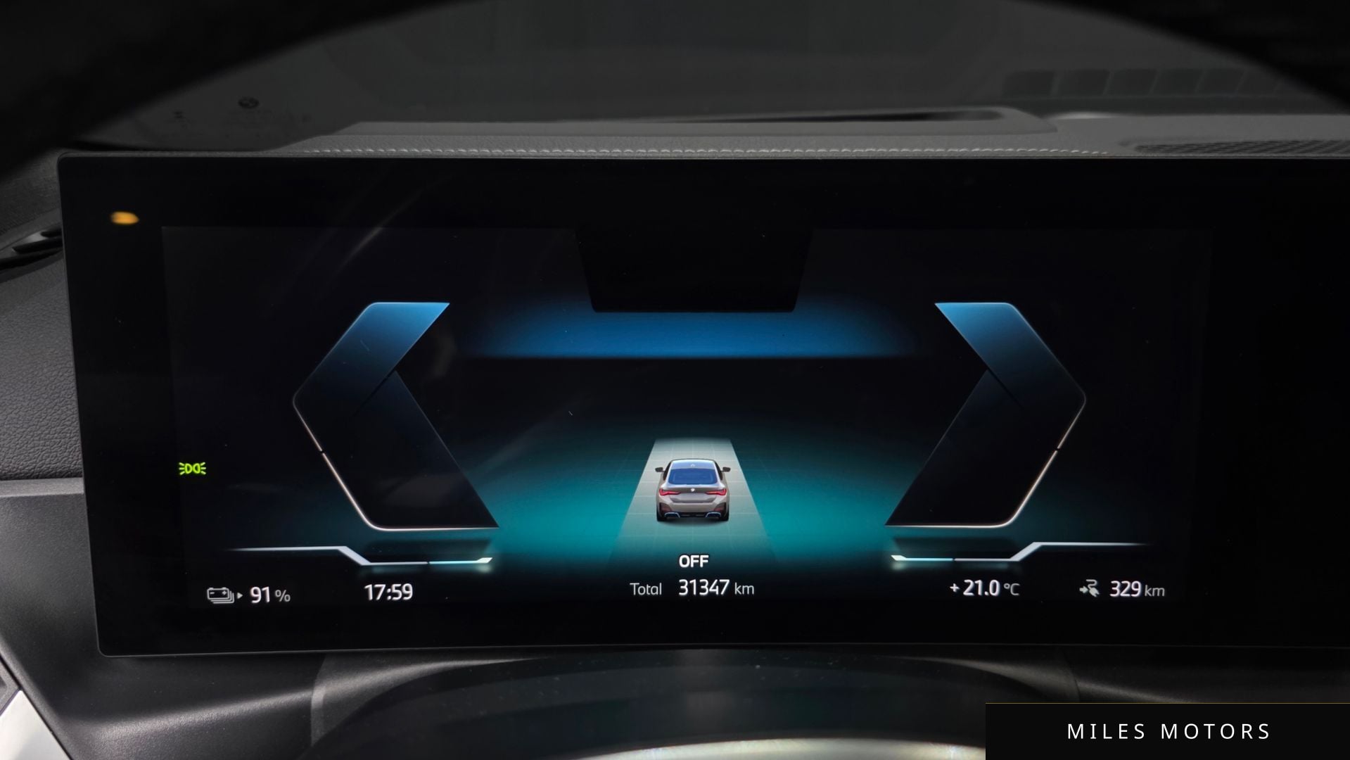 BMW i4 2022 — миниатюра 11