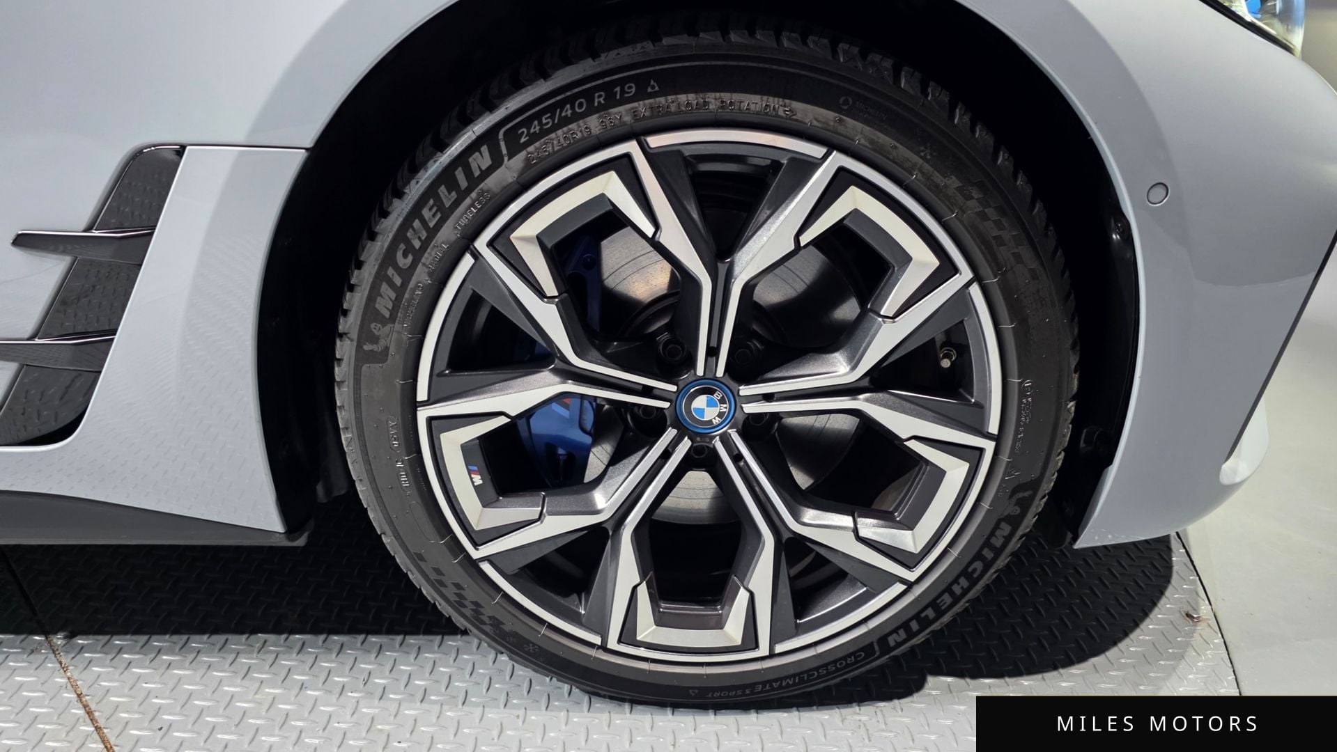 BMW i4 2022 — миниатюра 7