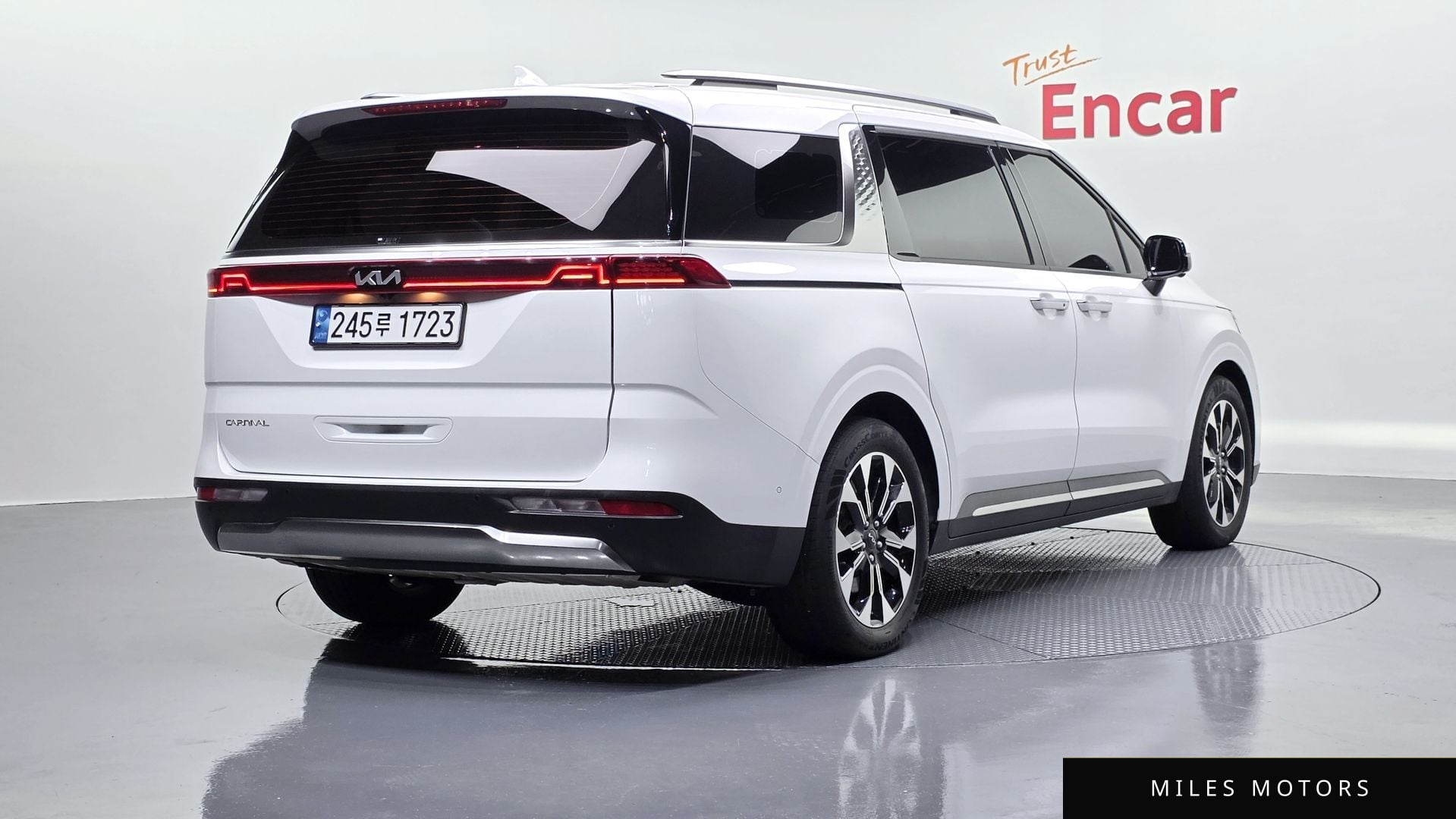 Kia Carnival 2023 — миниатюра 2