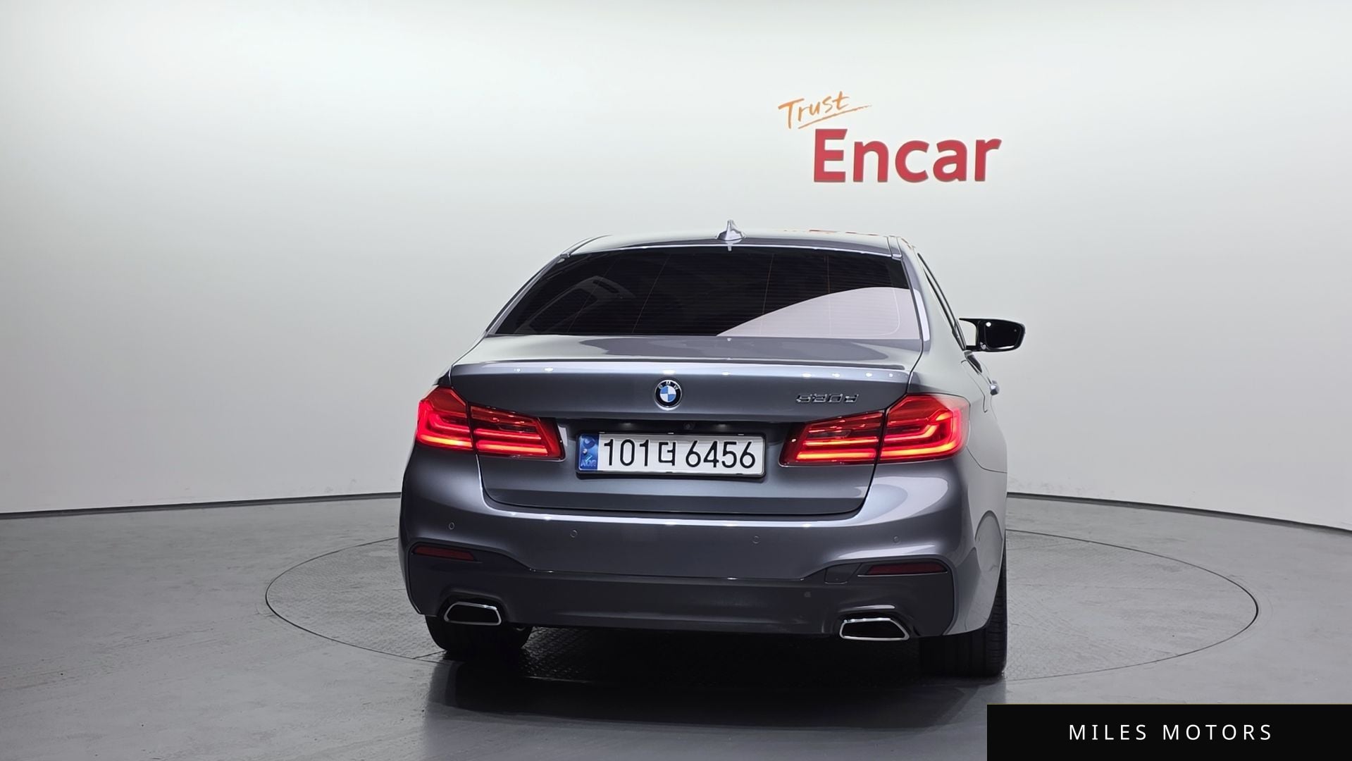 BMW 5 Series (G30) 2020 — миниатюра 4