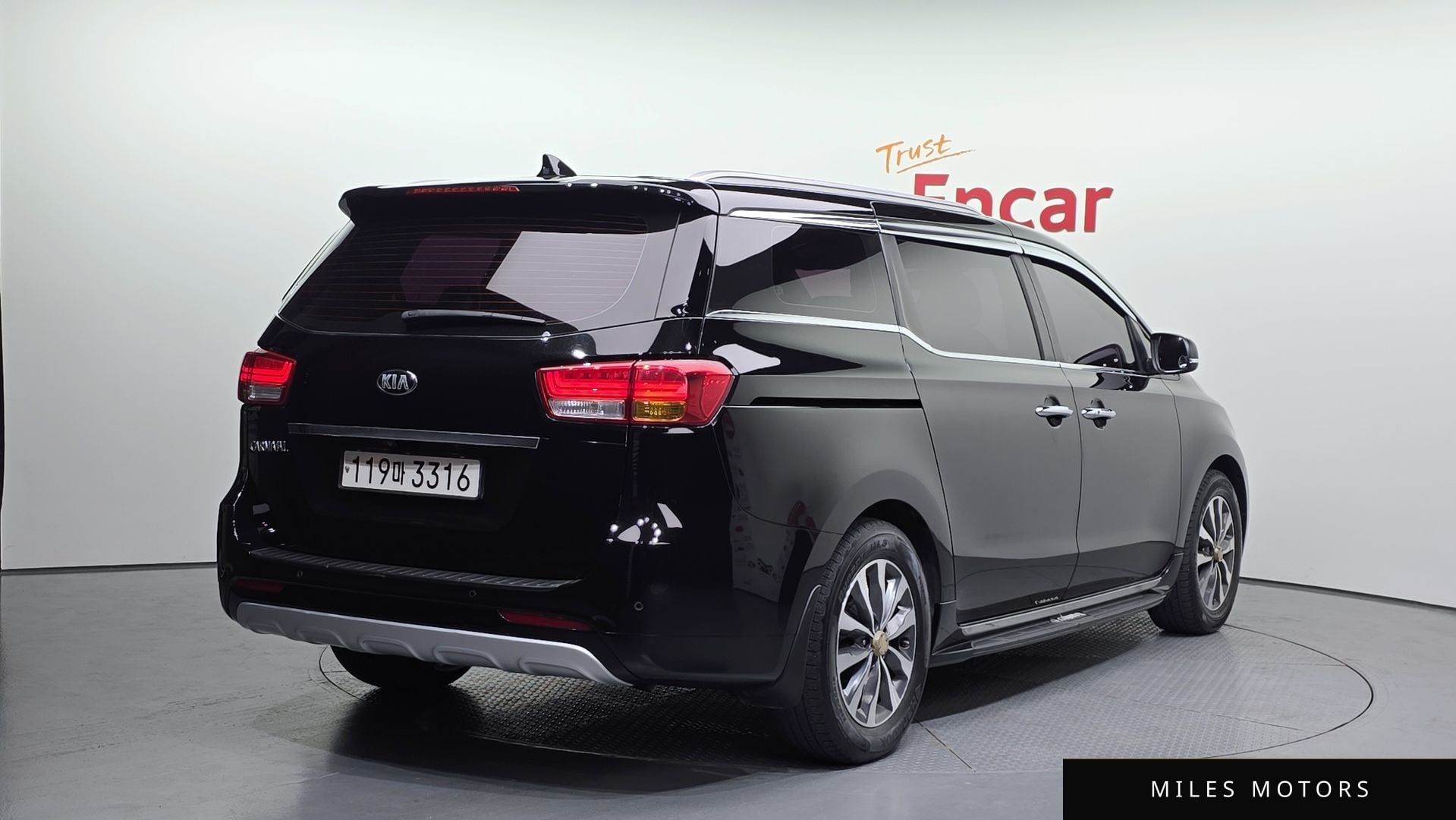 Kia Canival 2016 — миниатюра 2