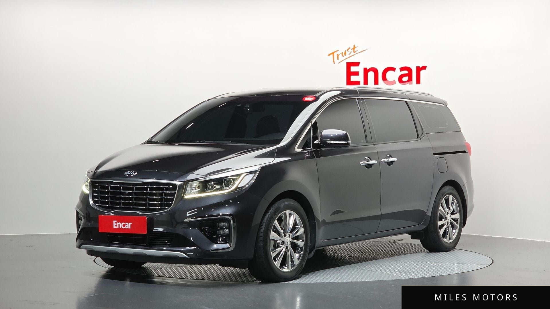 Kia Canival 2019 — фото 1 из 12