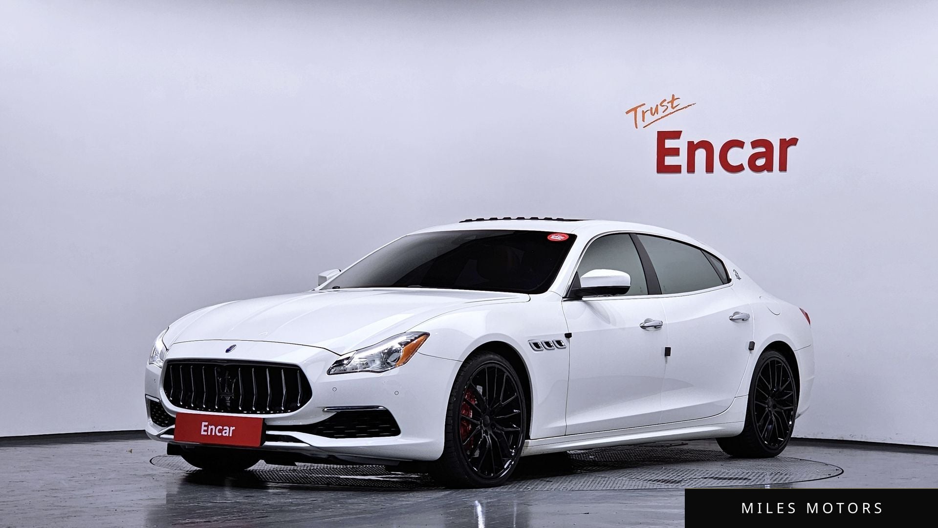 Maserati Quattroporte 2017 — фото 1 из 12