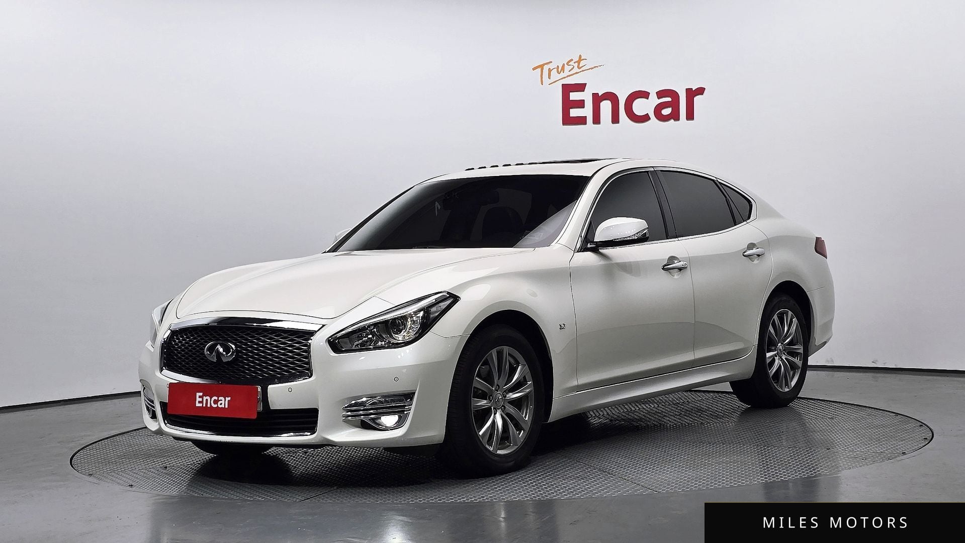 Infiniti Q70 2019
