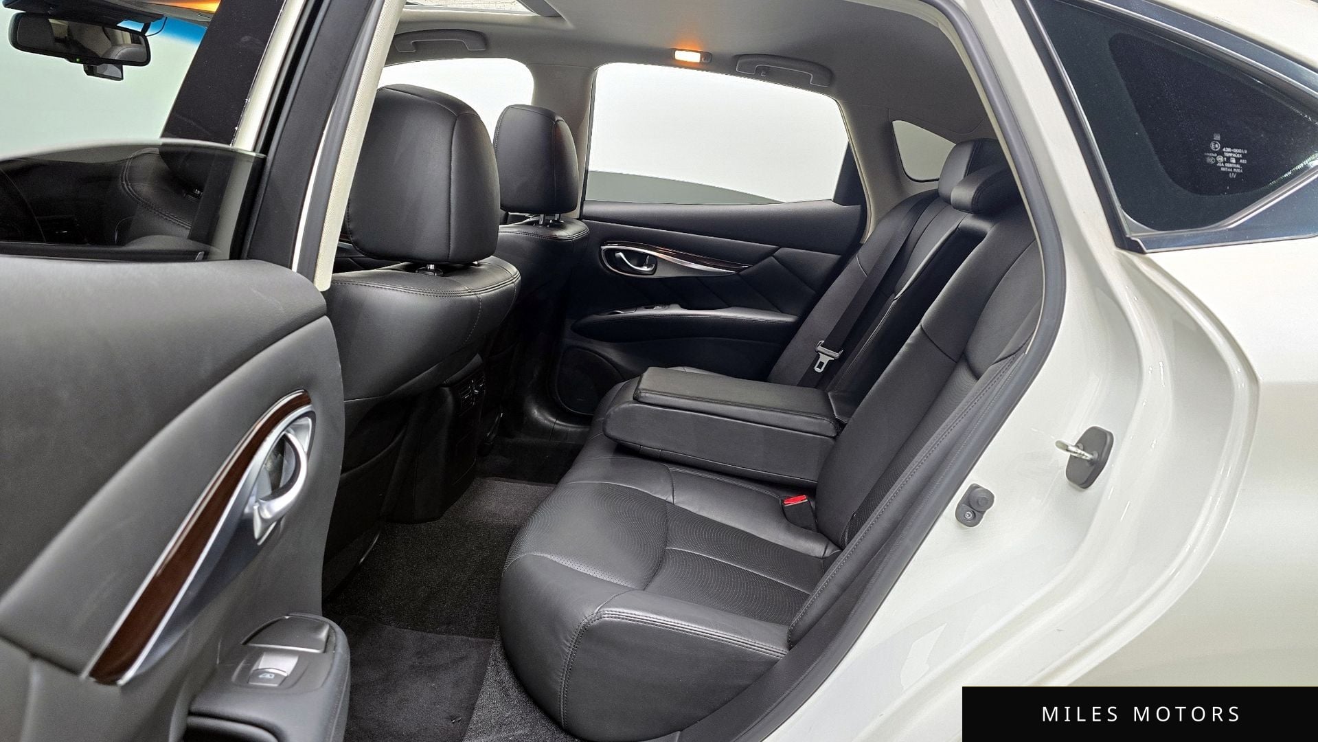 Infiniti Q70 2019 — миниатюра 12