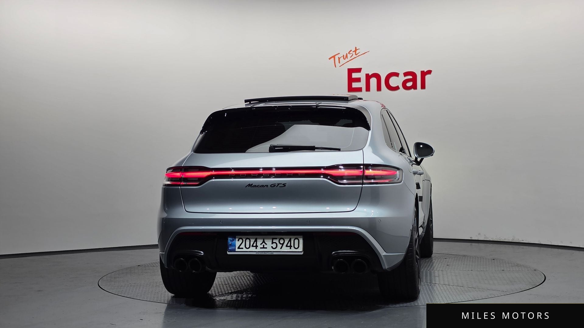 Porsche Macan 2022 — миниатюра 4