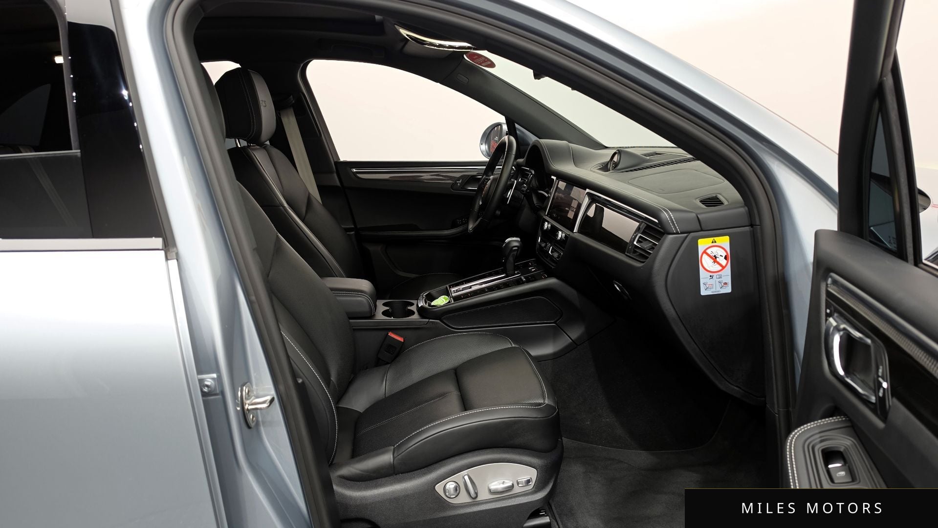 Porsche Macan 2022 — миниатюра 11