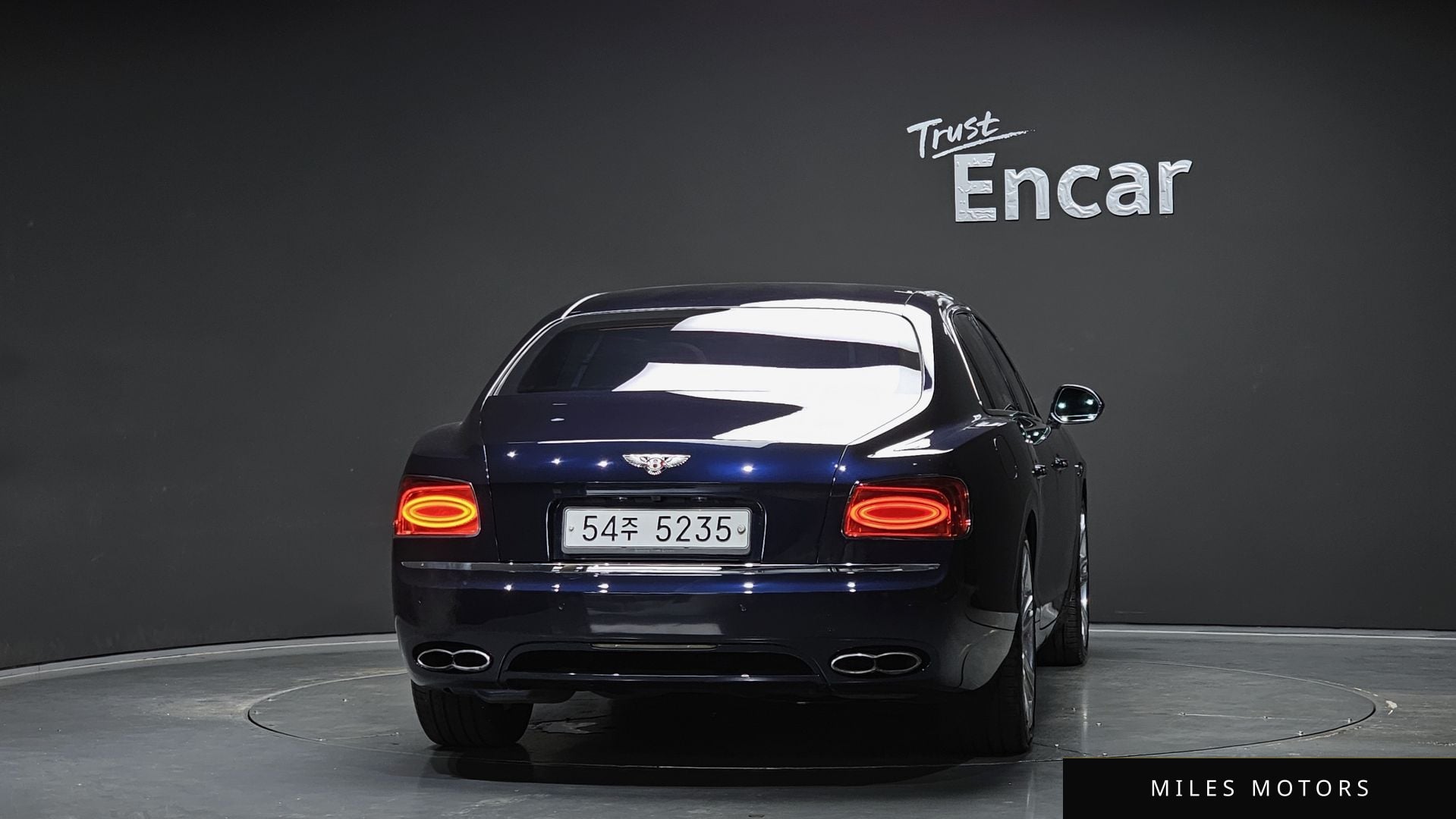 Bentley Flying Spur 2018 — миниатюра 4