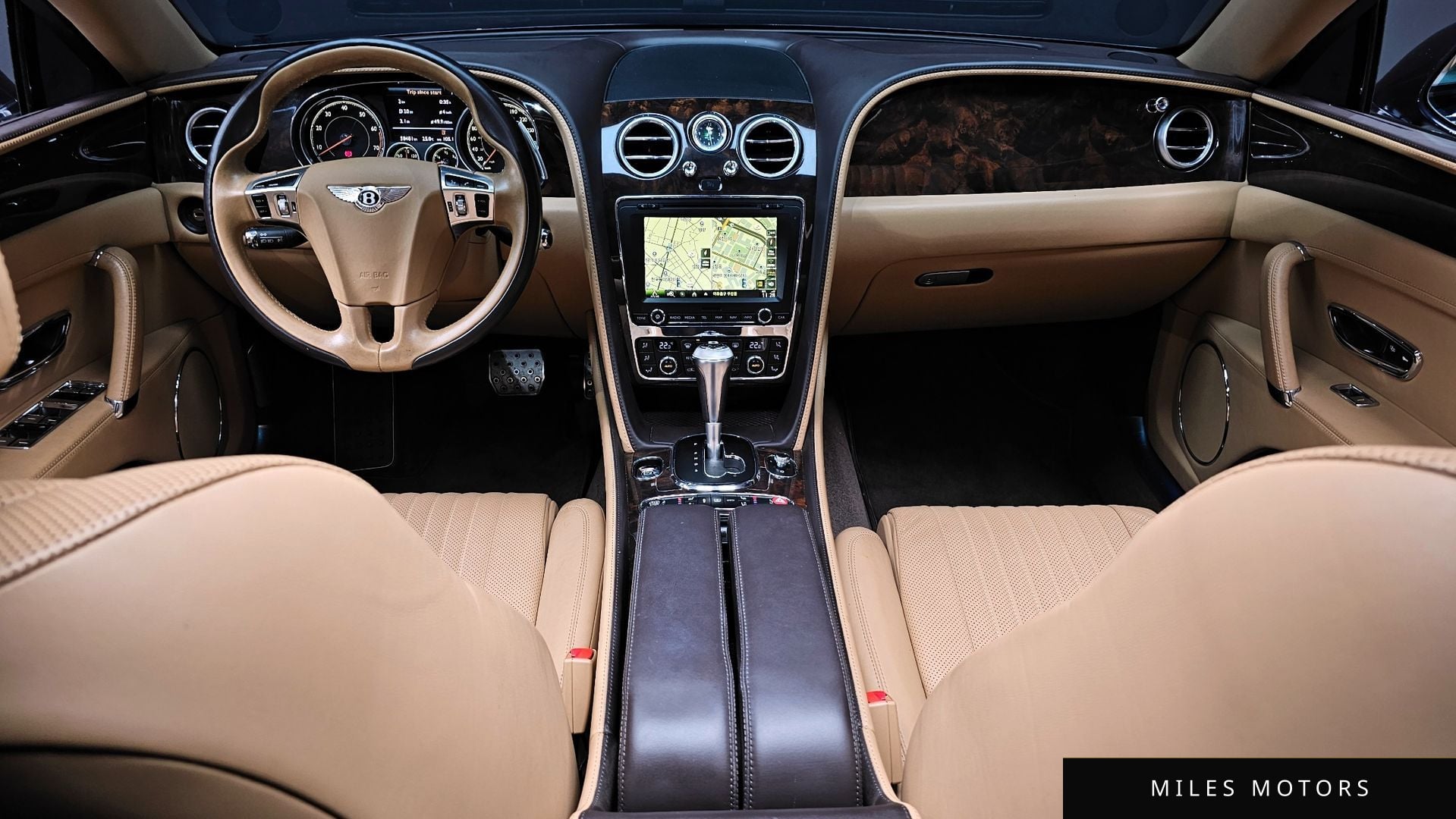 Bentley Flying Spur 2018 — миниатюра 7