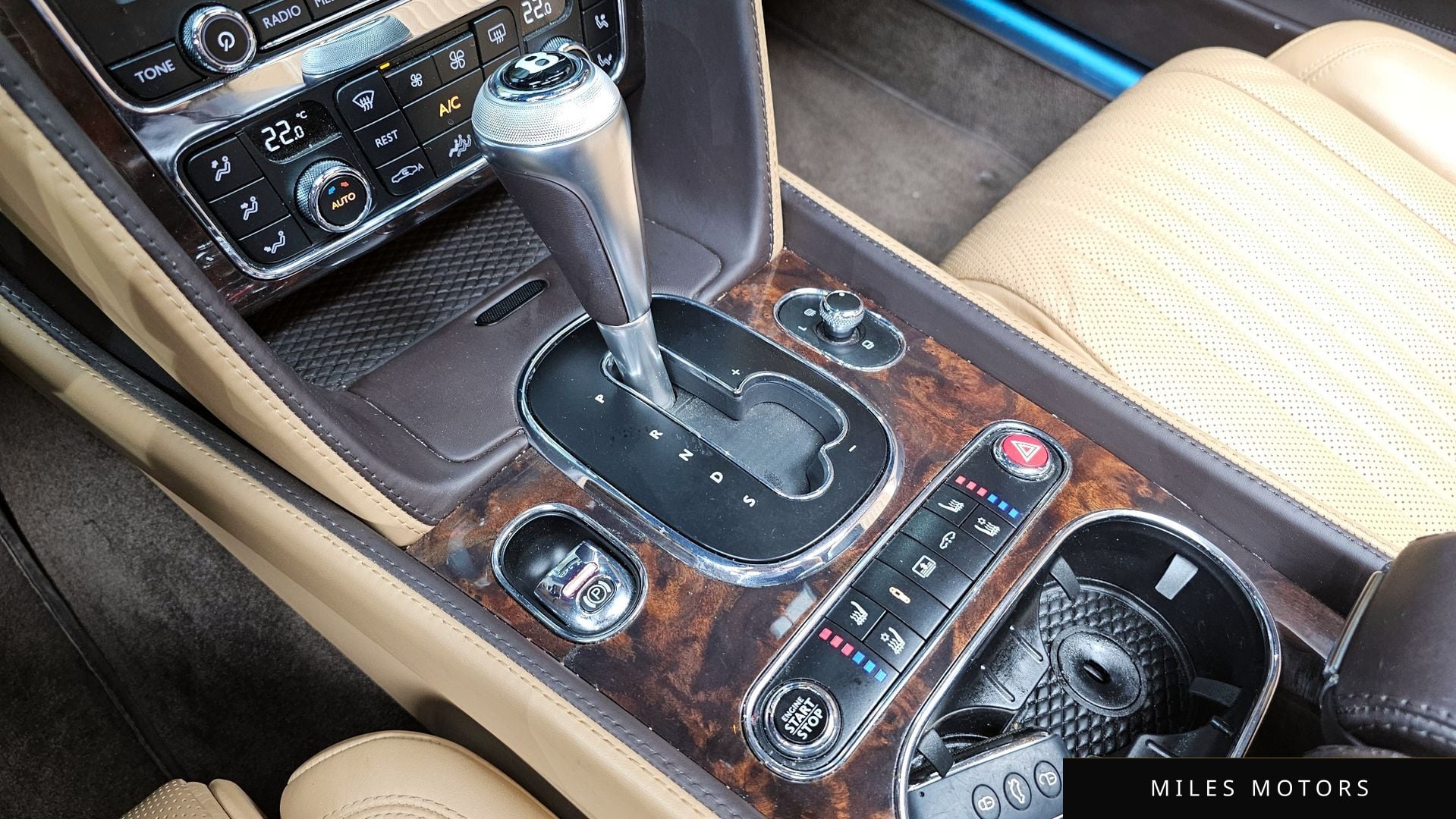 Bentley Flying Spur 2018 — миниатюра 9