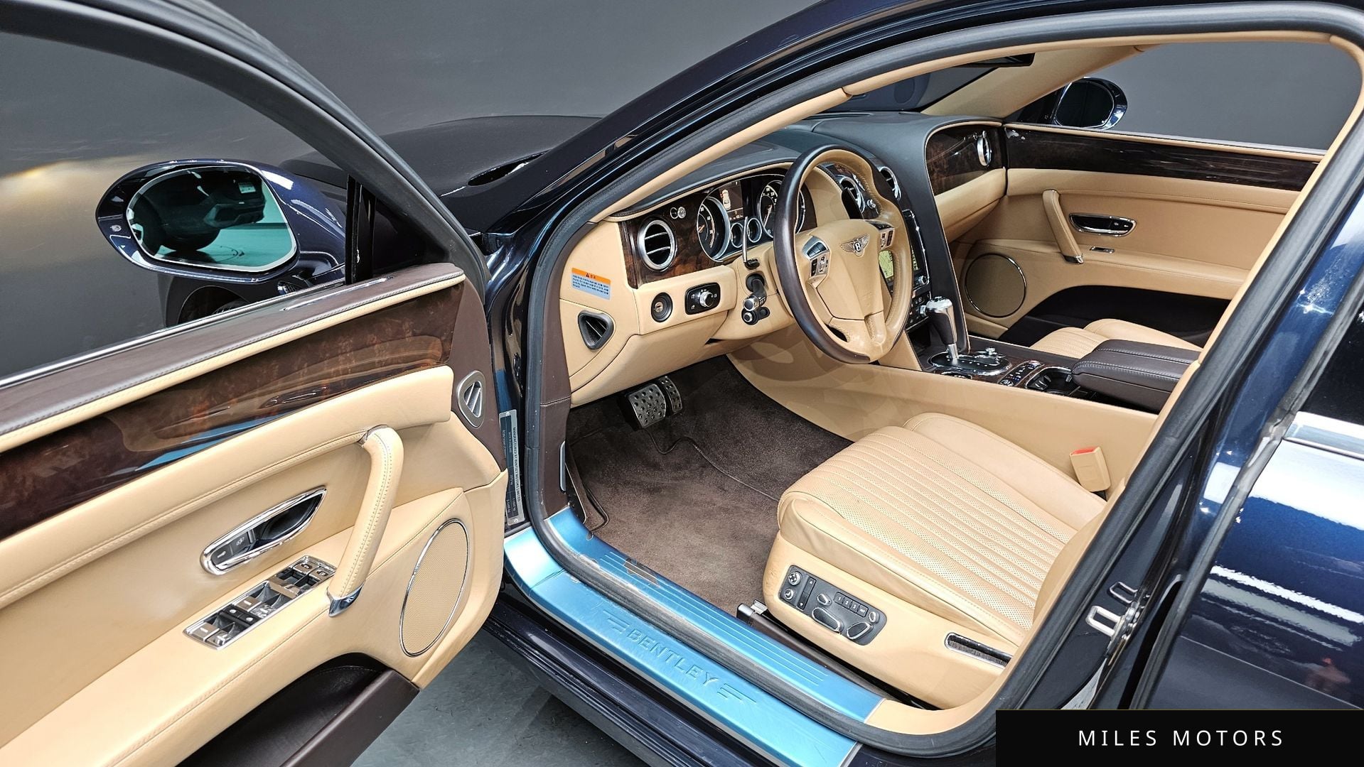 Bentley Flying Spur 2018 — миниатюра 12