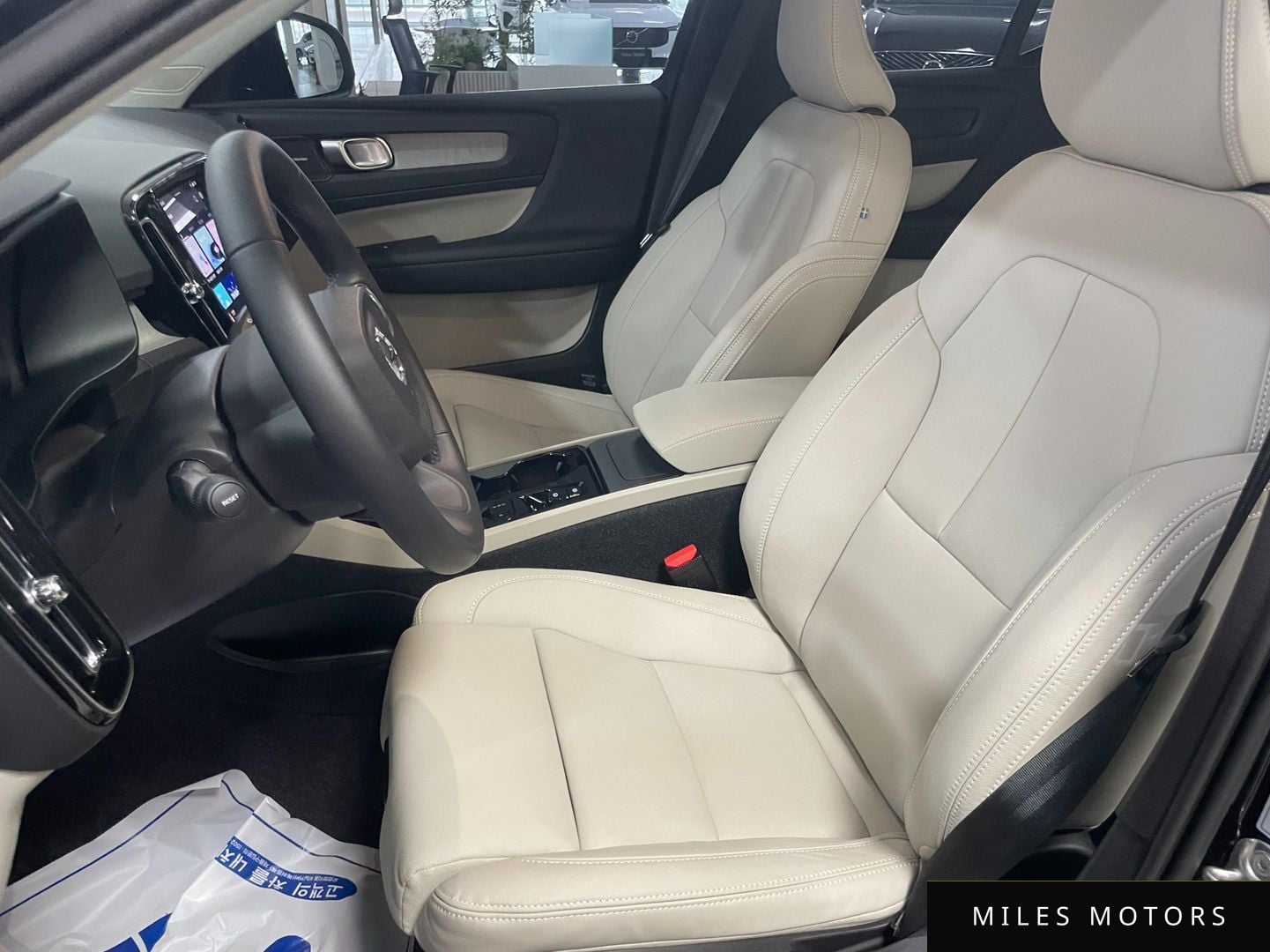Volvo XC40 2026 — миниатюра 10